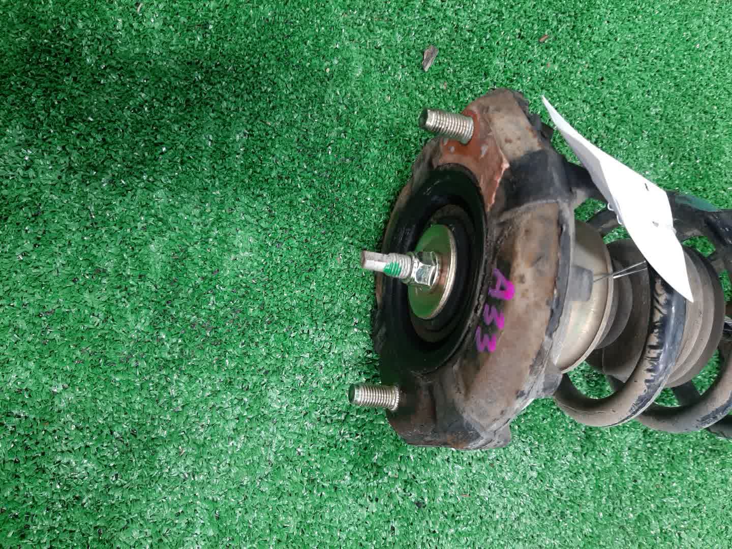 Стойка правая задняя NISSAN CEFIRO A33 VQ20DE, VQ25DD 2 ракурс