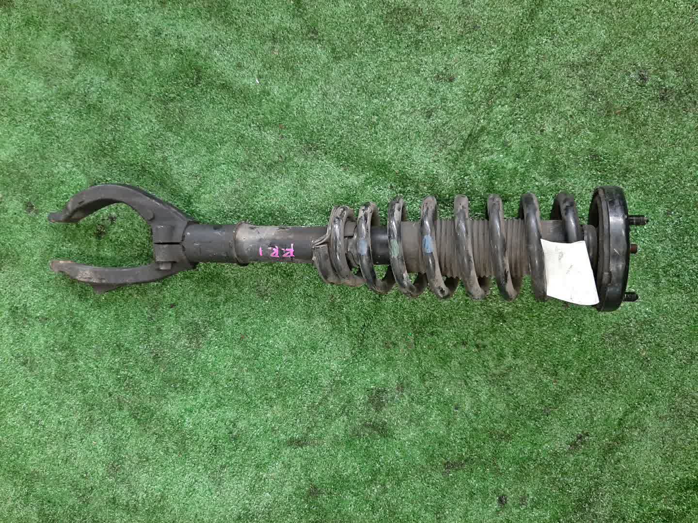 Стойка правая передняя HONDA ELYSION RR4, RR1, RR2, RR3 J30A, K24A 1 ракурс