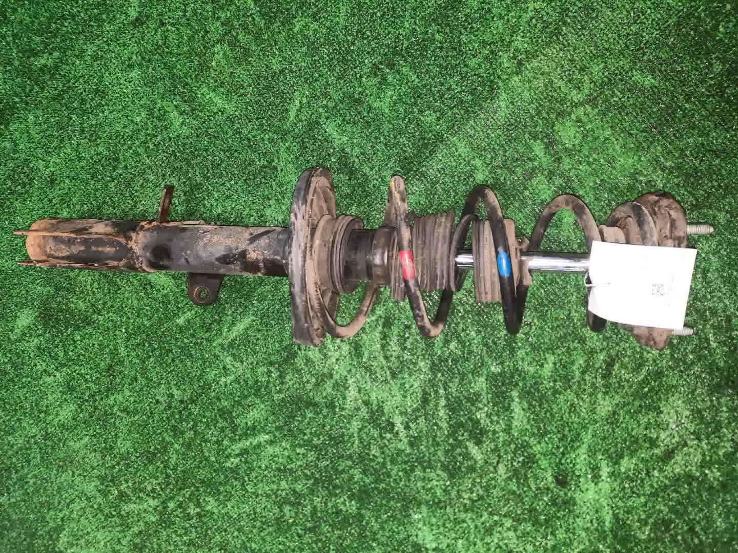 Стойка левая задняя TOYOTA CERES, COROLLA, COROLLA LEVIN, SPRINTER MARINO, SPRINTER, SPRINTER TRUENO, COROLLA FX AE100, AE101, AE111, AE110, EE101, EE111, EE108 5A-FE, 4A-FE, 4A-GE, 4E-FE, 3E 1 ракурс