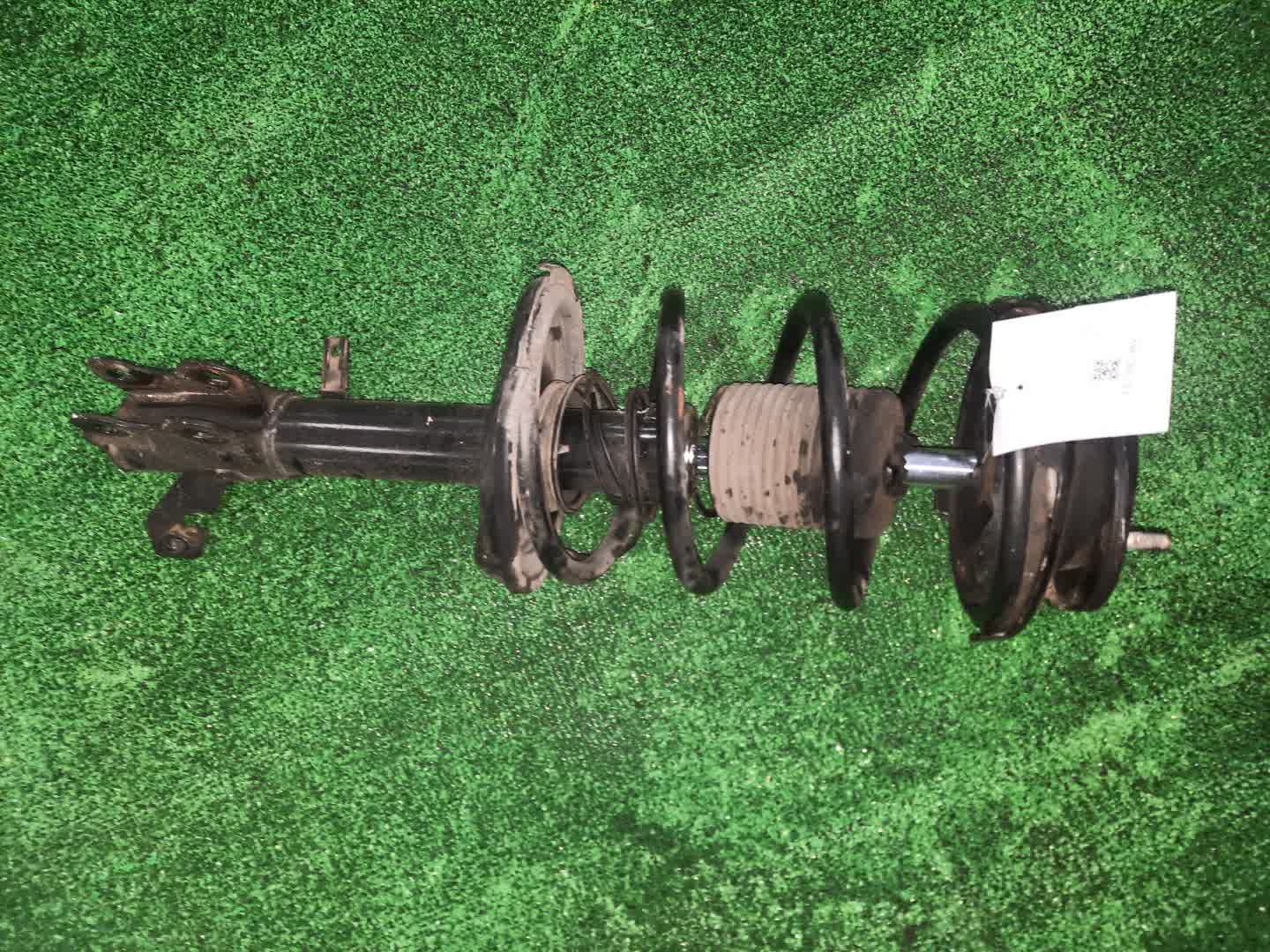 Стойка правая передняя TOYOTA CERES, COROLLA, COROLLA LEVIN, SPRINTER MARINO, SPRINTER, SPRINTER TRUENO AE100, AE110, EE101, EE111, EE108 5A-FE, 4E-FE, 3E 1 ракурс