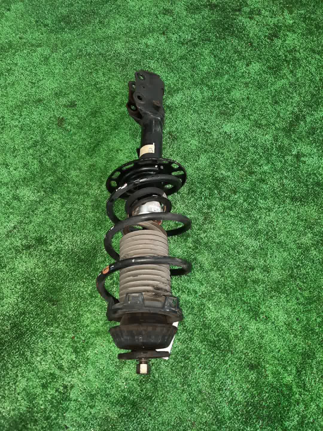 Стойка правая передняя HONDA FIT GD3, GD1 L15A, L13A 1 ракурс