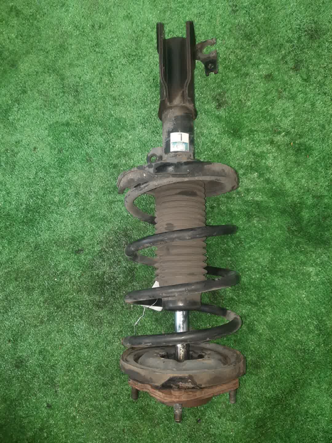Стойка левая передняя MAZDA PREMACY CP8W, CPEW FP-DE, FS-ZE, FS-DE 1 ракурс