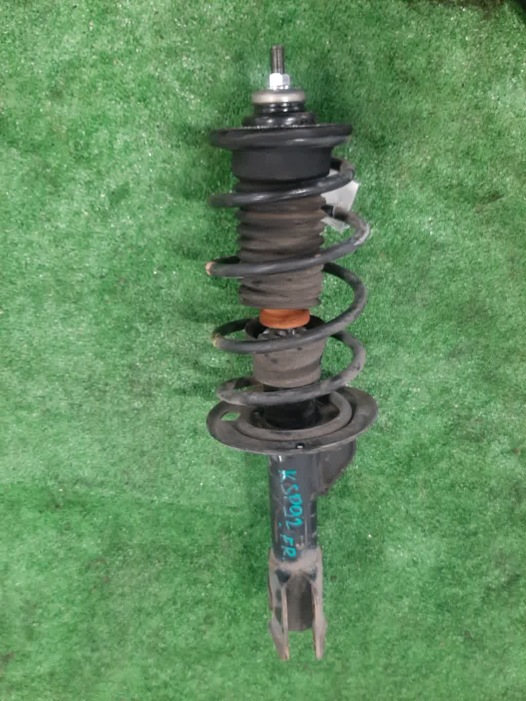 Стойка правая передняя TOYOTA VITZ, RACTIS, BELTA SCP90, KSP90, NCP91, NCP100, SCP100, KSP92, SCP92 2SZ-FE, 1KR-FE, 1NZ-FE 1 ракурс