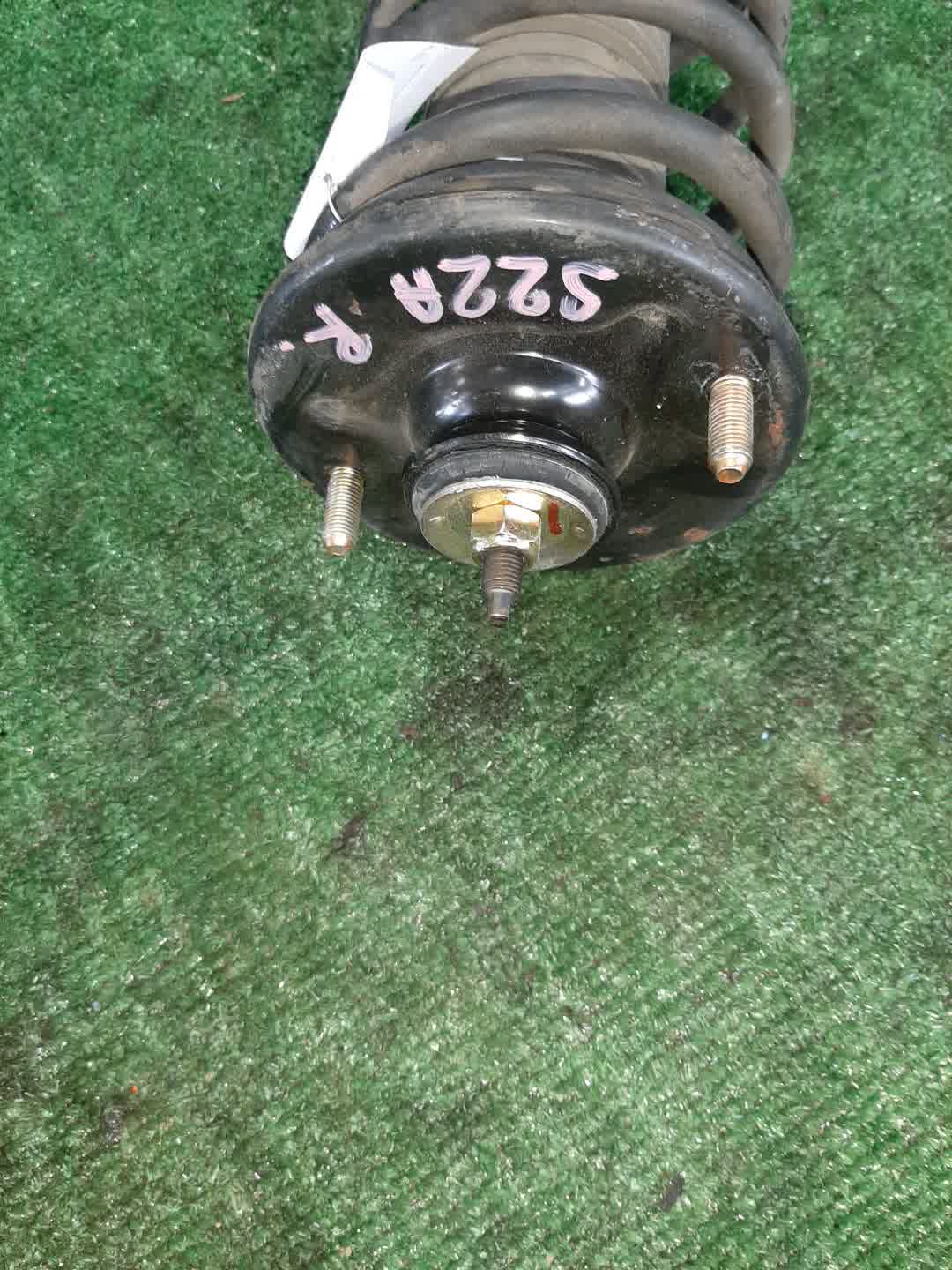 Стойка правая задняя MITSUBISHI DEBONAIR S22A 6G72 2 ракурс