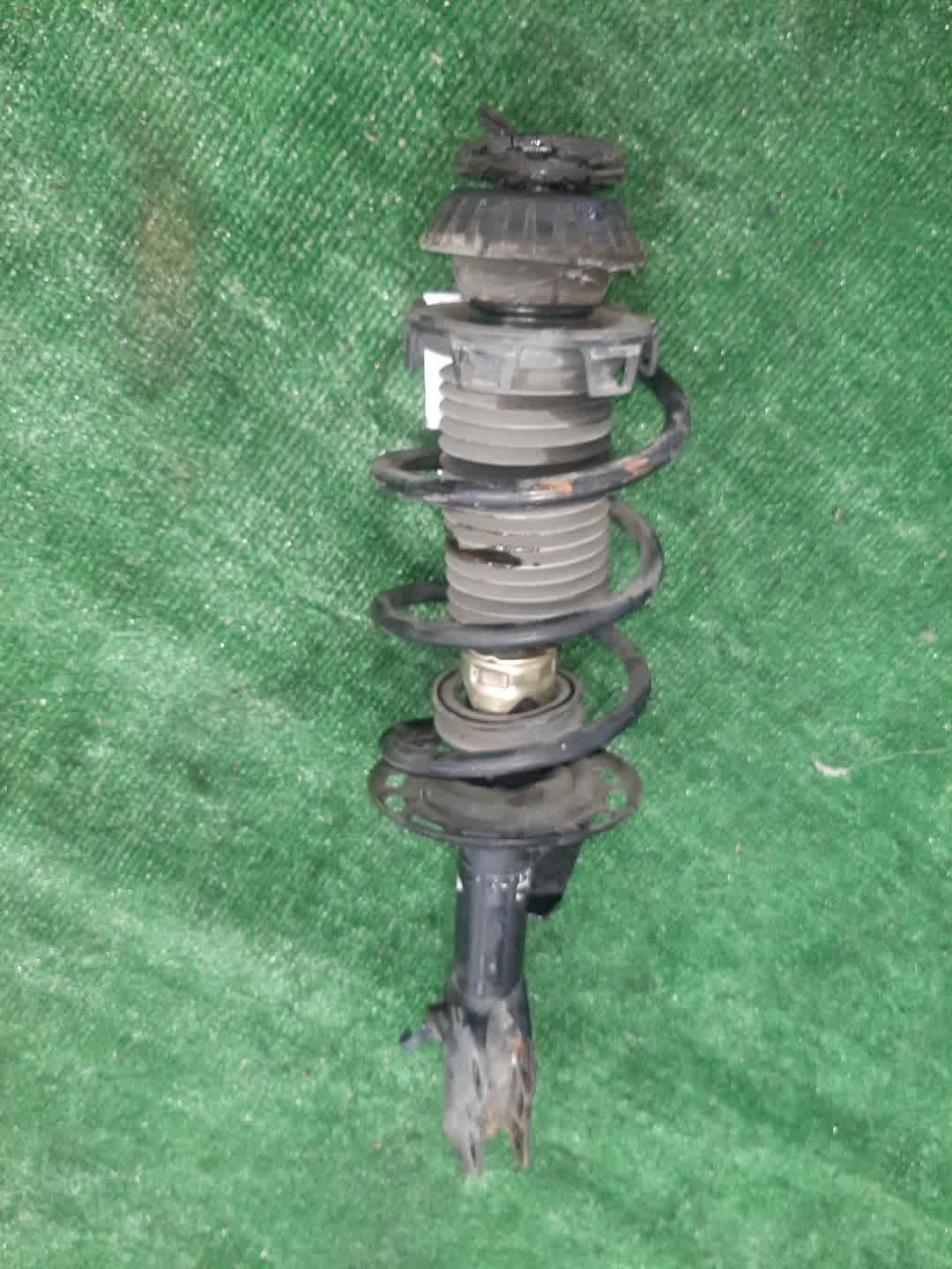 Стойка правая передняя HONDA FIT GD3, GD1 L15A, L13A 1 ракурс