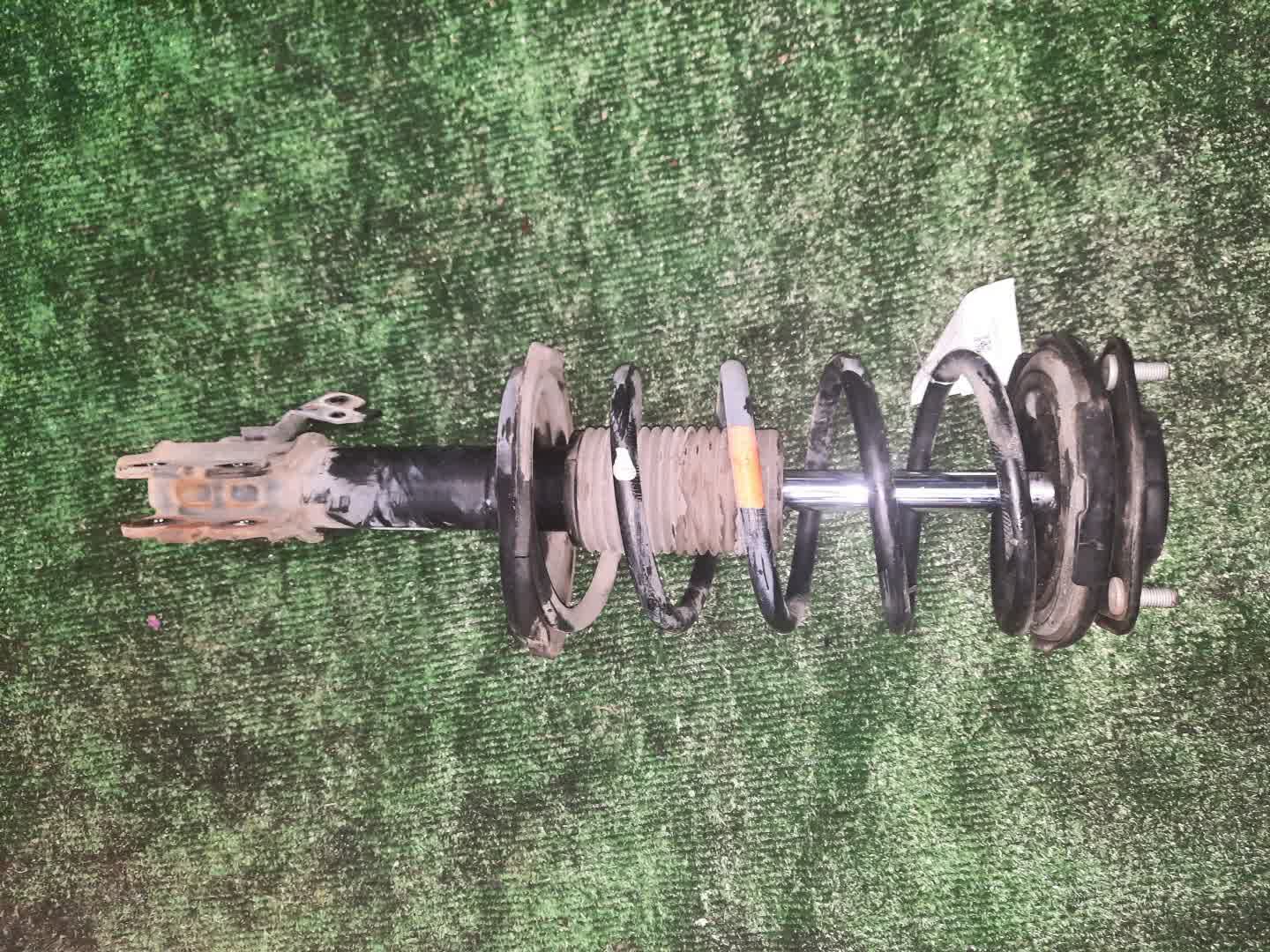 Стойка левая передняя TOYOTA GAIA, IPSUM, NADIA SXM10G, ACM10G, ACN10, SXN10 3S-FE, 1AZ-FSE, 3S-FSE 1 ракурс