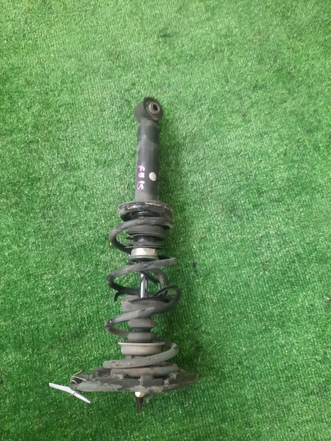 Стойка правая задняя NISSAN SUNNY, BLUEBIRD SYLPHY B15, G10 QG13DE, QG15DE, QG18DD, QG18DE 1 ракурс
