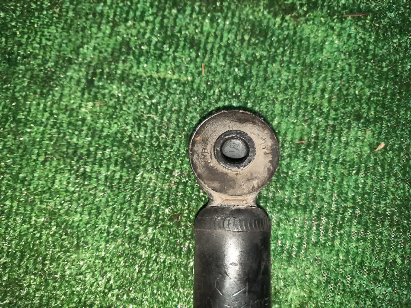 Стойка правая задняя MITSUBISHI GALANT, GALANT FORTIS CX6A, CX4A, CX3A, CY4A, CY3A, CY6A 4J10, 4B11, 4B10 3 ракурс