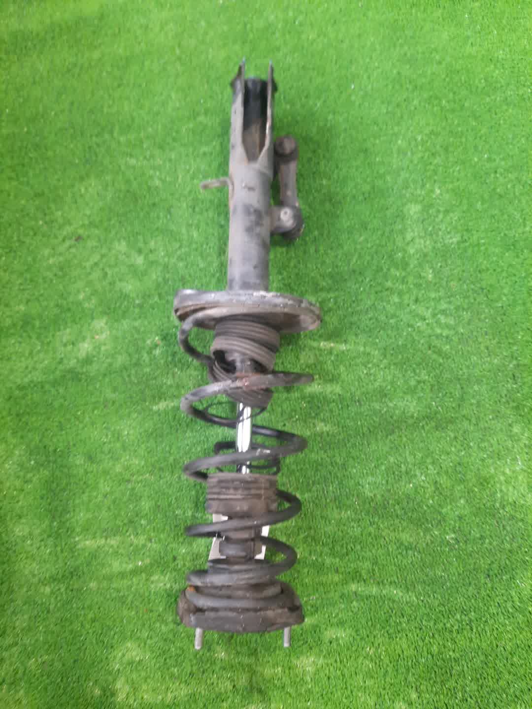 Стойка правая задняя TOYOTA CERES, COROLLA, COROLLA LEVIN, SPRINTER MARINO, SPRINTER, SPRINTER TRUENO, COROLLA FX AE100, AE101, AE111, AE110, EE101, EE111, CE100, CE110, EE108, CE113, CE102, CE108 5A-FE, 4A-FE, 4A-GE, 4E-FE, 2C, 3E, 3C-E 1 ракурс