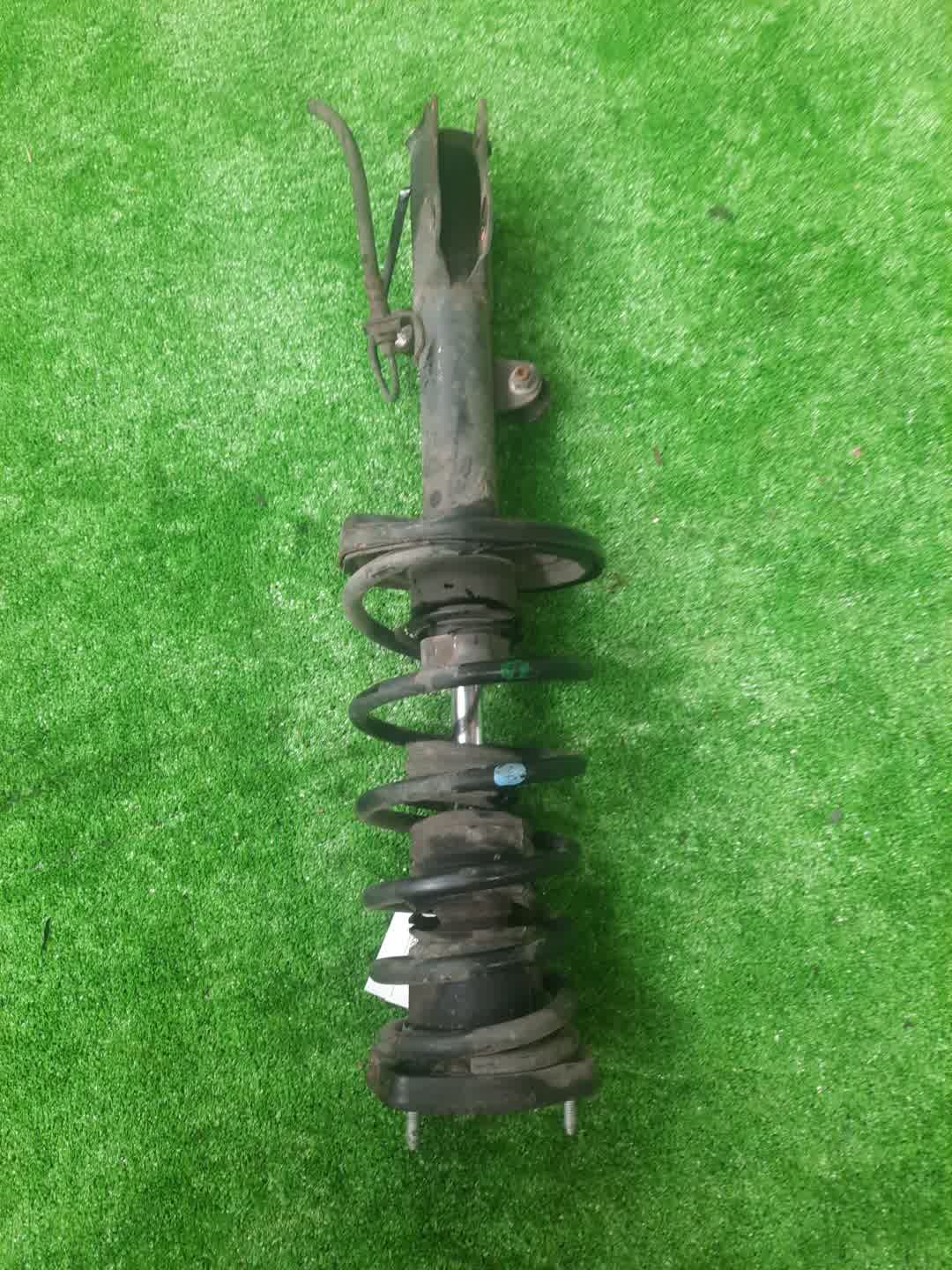 Стойка правая задняя TOYOTA SPRINTER CARIB AE111G 4A-FE 1 ракурс