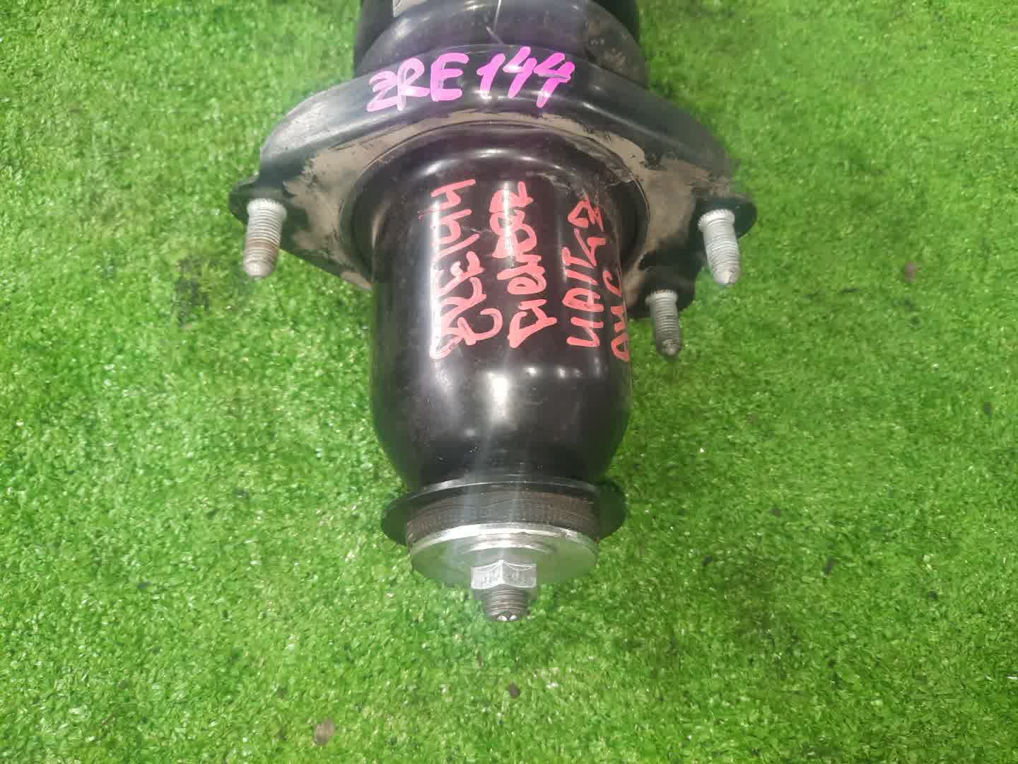 Стойка правая задняя TOYOTA CALDINA, COROLLA, OPA, PREMIO, COROLLA SPACIO, ALLION, COROLLA FIELDER, ALLEX, AVENSIS, COROLLA RUNX, SIENTA, WILL VS, COROLLA  AXIO ST246W, AZT241W, AZT246W, ZZT241W, ZZE124, NZE124, ZCT15, ZRT265, ZZT245, ZRE144G, NZE144