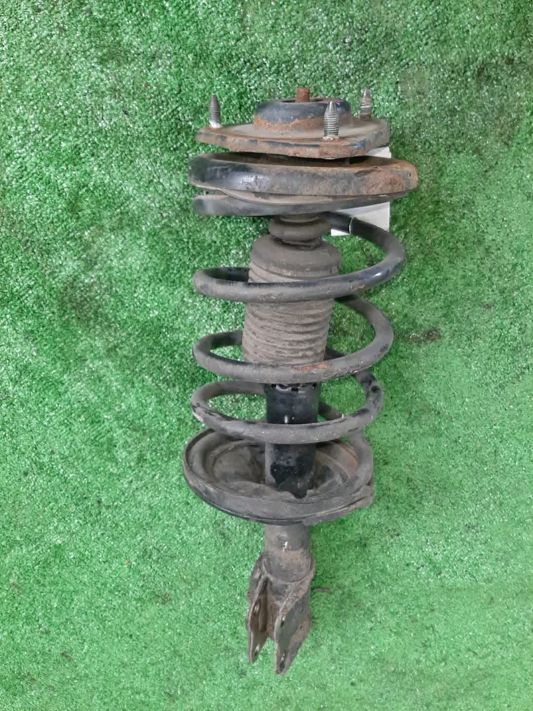 Стойка левая передняя MITSUBISHI DION CR6W, CR9W, CR5W 4G94, 4G63, 4G93, 4G93T 1 ракурс