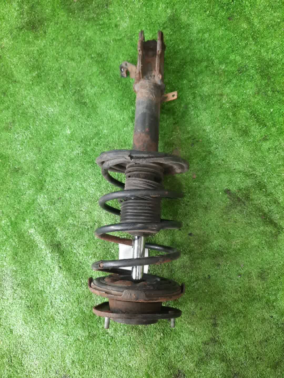 Стойка правая передняя TOYOTA SPRINTER CARIB, COROLLA, SPRINTER AE114G, AE115G, AE114, AE104 4A-FE, 7A-FE 1 ракурс