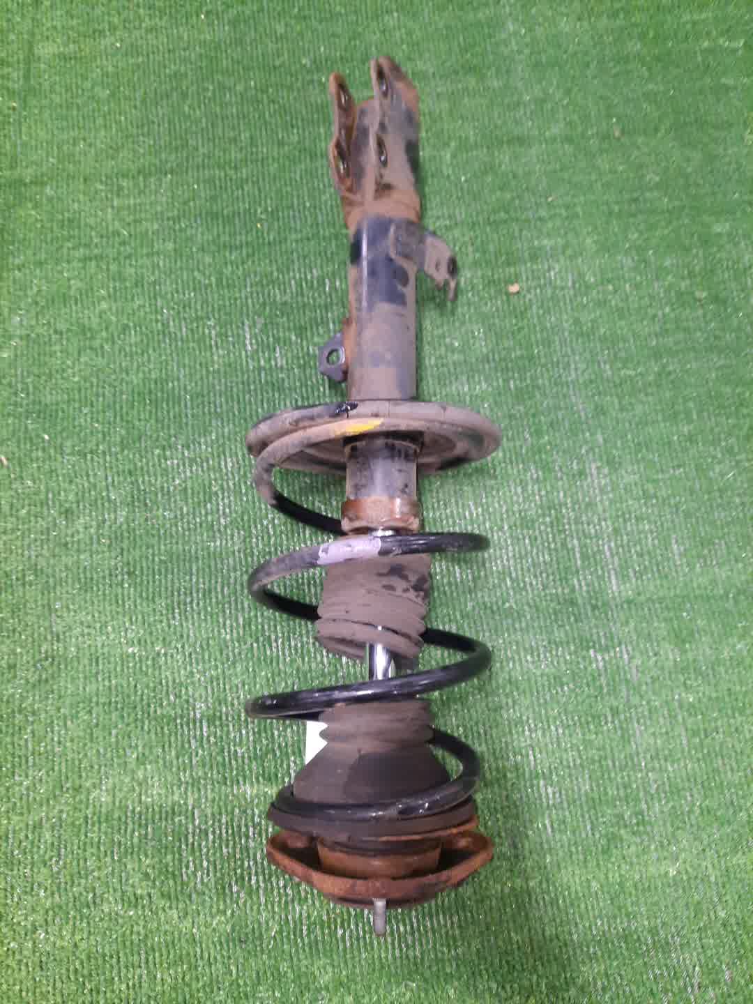 Стойка левая передняя TOYOTA COROLLA, PREMIO, COROLLA SPACIO, WISH, ALLION, COROLLA FIELDER, ALLEX, COROLLA RUNX, WILL VS, COROLLA  AXIO ZZE124, NZE121, NZE120, ZZE122, NZE124, CE121, ZRT265, ZZT240, NZT240, ZRT260, ZZT245, NZT260, ZRT261, NZE121N, Z