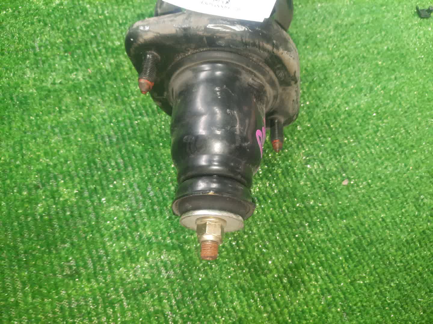 Стойка правая задняя HONDA STREAM RN2, RN1, RN3, RN4, RN5 D17A, K20A, K20B 2 ракурс
