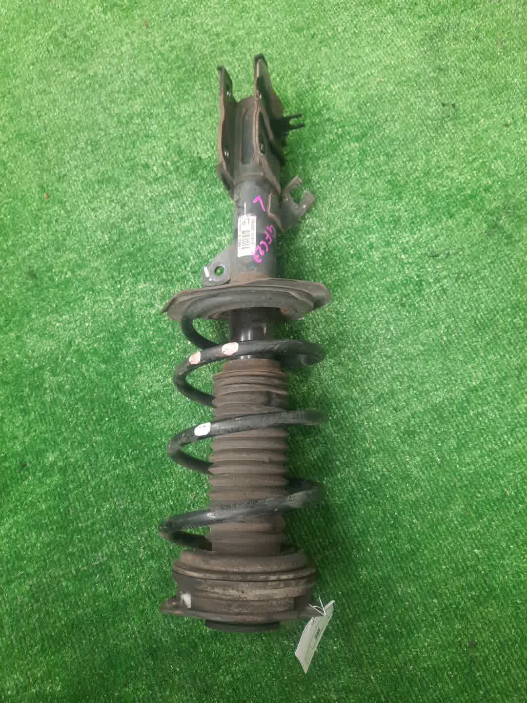 Стойка левая передняя NISSAN SERENA C27 MR20DD 1 ракурс