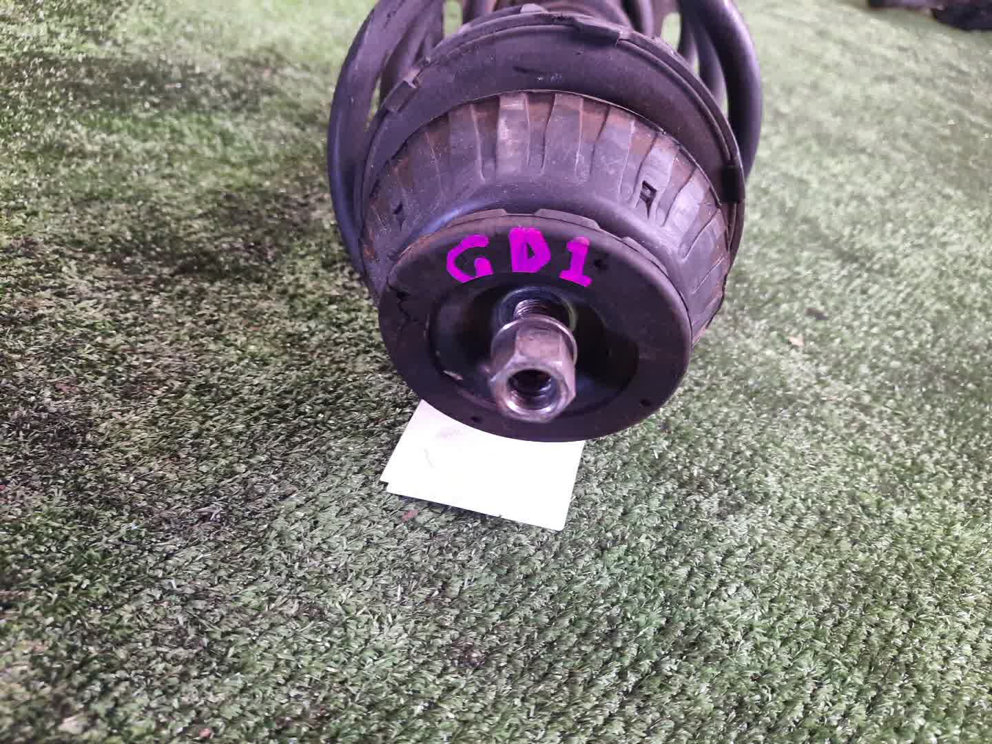 Стойка левая передняя HONDA FIT GD3, GD1 L15A, L13A 2 ракурс