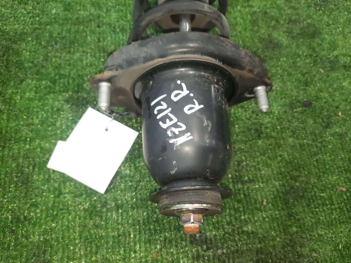 Стойка правая задняя TOYOTA COROLLA, OPA, PREMIO, COROLLA SPACIO, VISTA, ALLION, COROLLA FIELDER, ALLEX, COROLLA RUNX, SIENTA, WILL VS, VISTA ARDEO, COROLLA  AXIO NZE121, NZE120, NZE141, ZZE122, CE121, ZZE123, ACT10, ZCT10, ZZT240, NZT240, AZT240, NZ