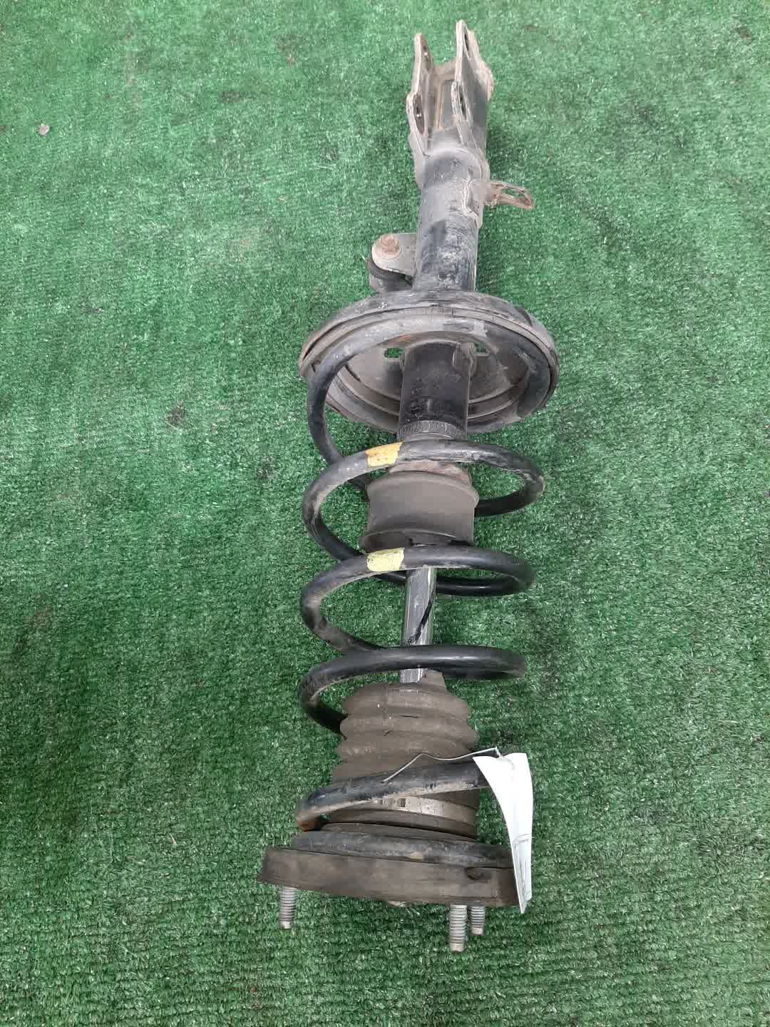 Стойка левая задняя TOYOTA CERES, COROLLA, COROLLA LEVIN, SPRINTER MARINO, SPRINTER, SPRINTER TRUENO, COROLLA FX AE100, AE101, AE111, AE110, EE101, EE111, EE108 5A-FE, 4A-FE, 4A-GE, 4E-FE, 3E 1 ракурс