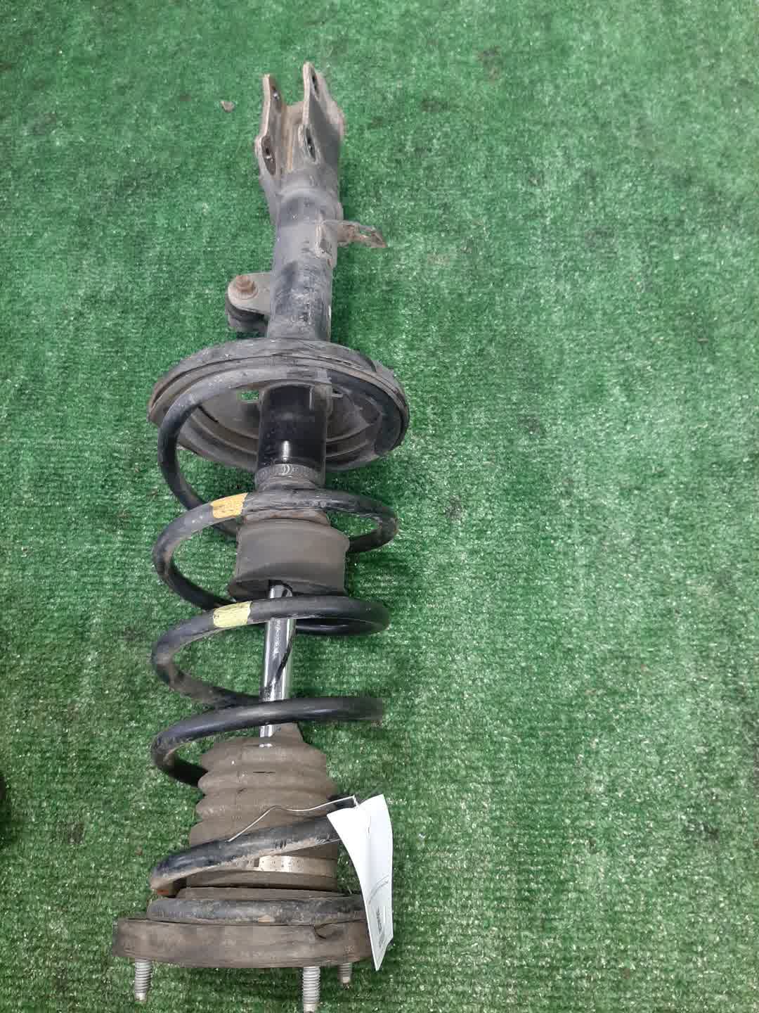 Стойка левая задняя TOYOTA CERES, COROLLA, COROLLA LEVIN, SPRINTER MARINO, SPRINTER, SPRINTER TRUENO, COROLLA FX AE100, AE101, AE111, AE110, EE101, EE111, EE108 5A-FE, 4A-FE, 4A-GE, 4E-FE, 3E 2 ракурс