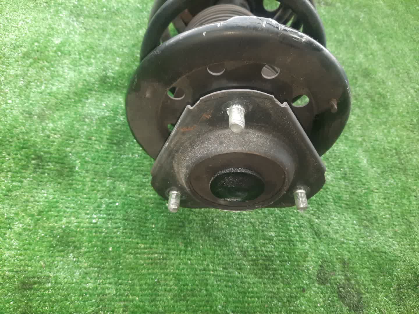 Стойка левая передняя TOYOTA COMFORT YXS11, GXS10, LXS11, YXS10, SXS13, SXS11, GXS12 3Y-PE, 1G-GPE, 2L-TE, 3S-FE, 4S-FE, 1G-FE 2 ракурс