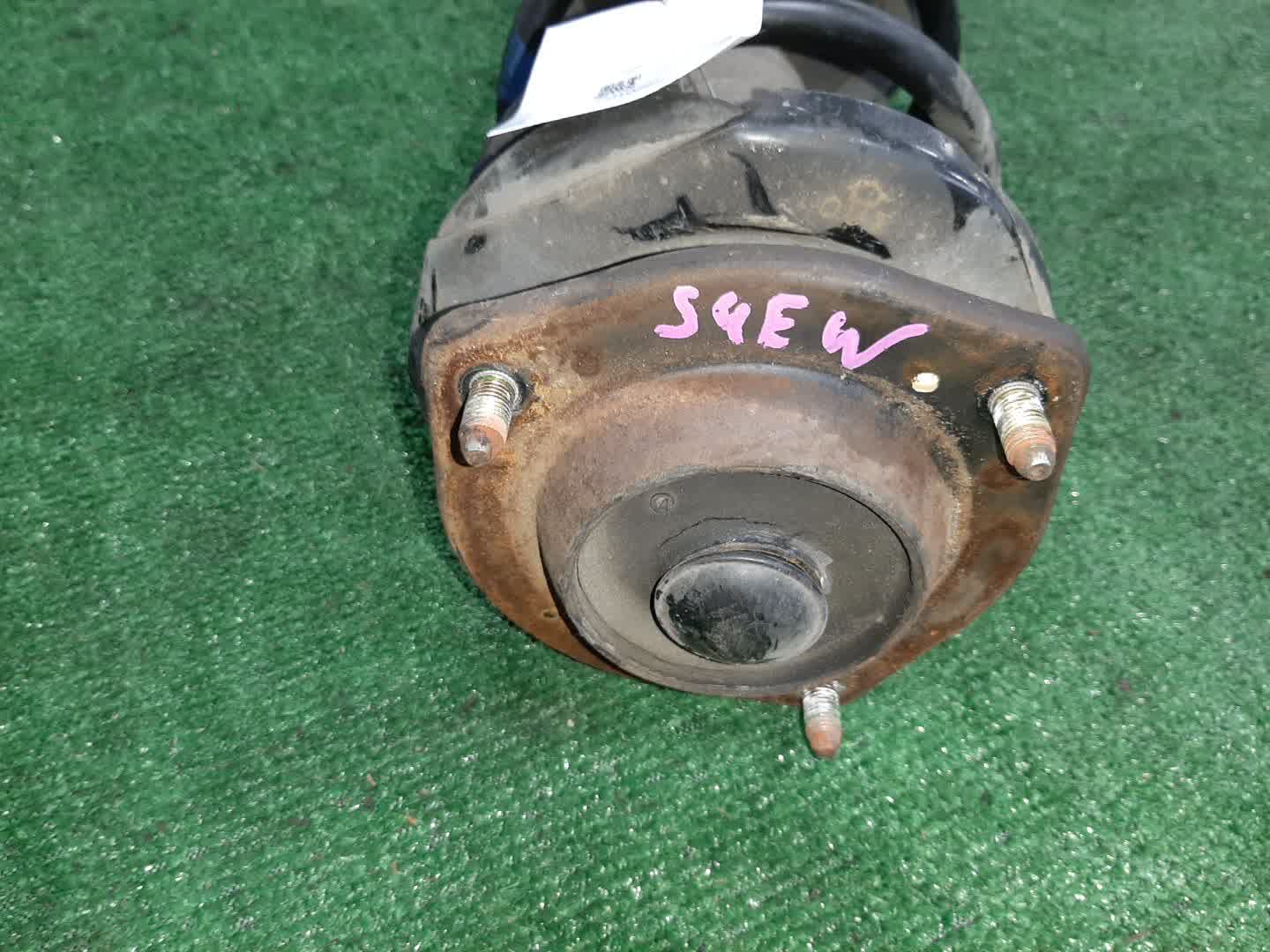 Стойка правая передняя MAZDA FORD FRIDA, BONGO FRIENDEE SGE3F, SGEWF, SGL3F, SG5WF, SGLWF, SGE3, SGEW, SGLW, SG5W, SGL3 FE, FE-ZE, WL-T, WL-TE, J5-DE 2 ракурс