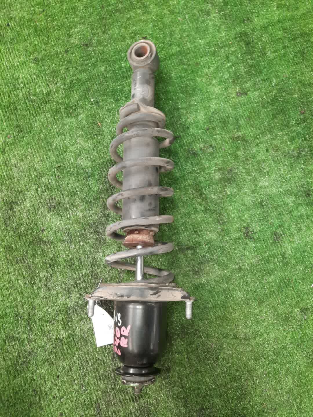 Стойка правая задняя TOYOTA COROLLA, OPA, PREMIO, PRIUS, COROLLA SPACIO, VISTA, ALLION, COROLLA FIELDER, ALLEX, COROLLA RUNX, SIENTA, WILL VS, VISTA ARDEO, COROLLA  AXIO NZE121, NZE120, NZE141, ZZE122, CE121, ZZE123, ACT10, ZCT10, ZZT240, NZT240, AZT