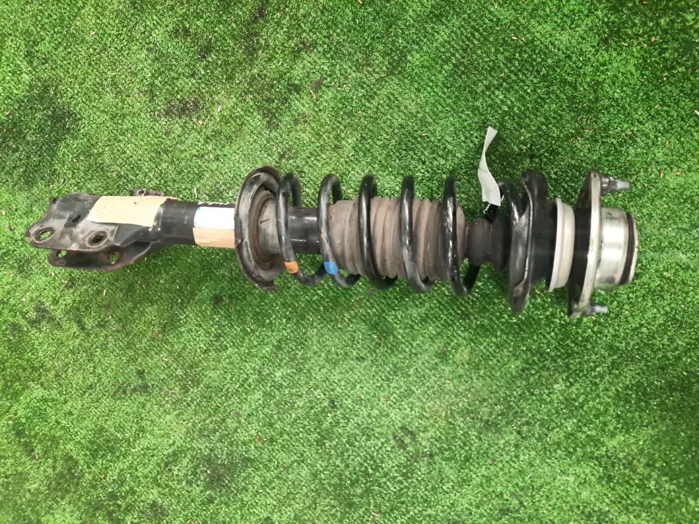 Стойка правая передняя SUBARU STELLA LA100F KF 1 ракурс