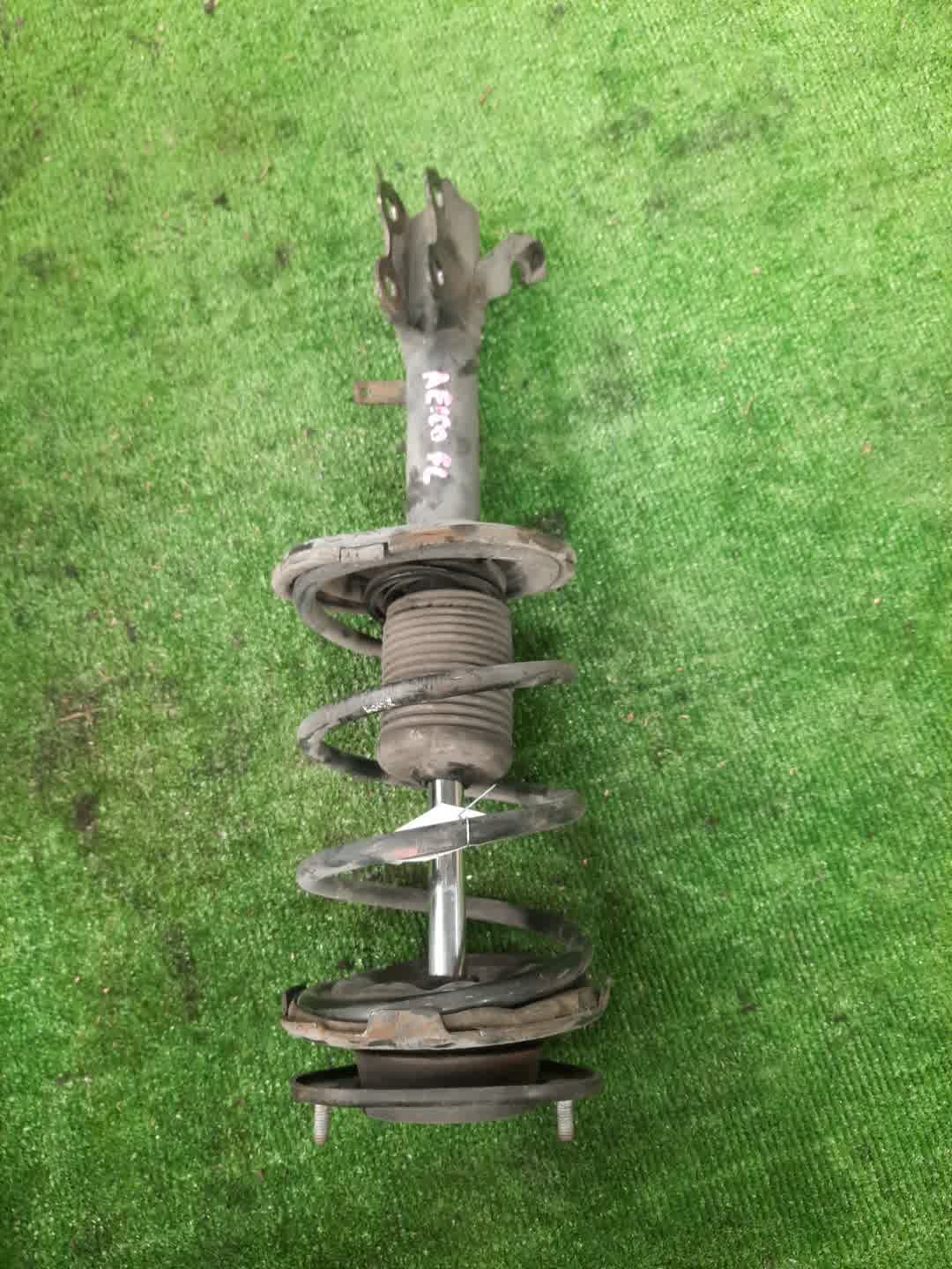 Стойка левая передняя TOYOTA CERES, COROLLA, COROLLA LEVIN, SPRINTER MARINO, SPRINTER, SPRINTER TRUENO AE100, AE110, EE101, EE111, EE108 5A-FE, 4E-FE, 3E 1 ракурс
