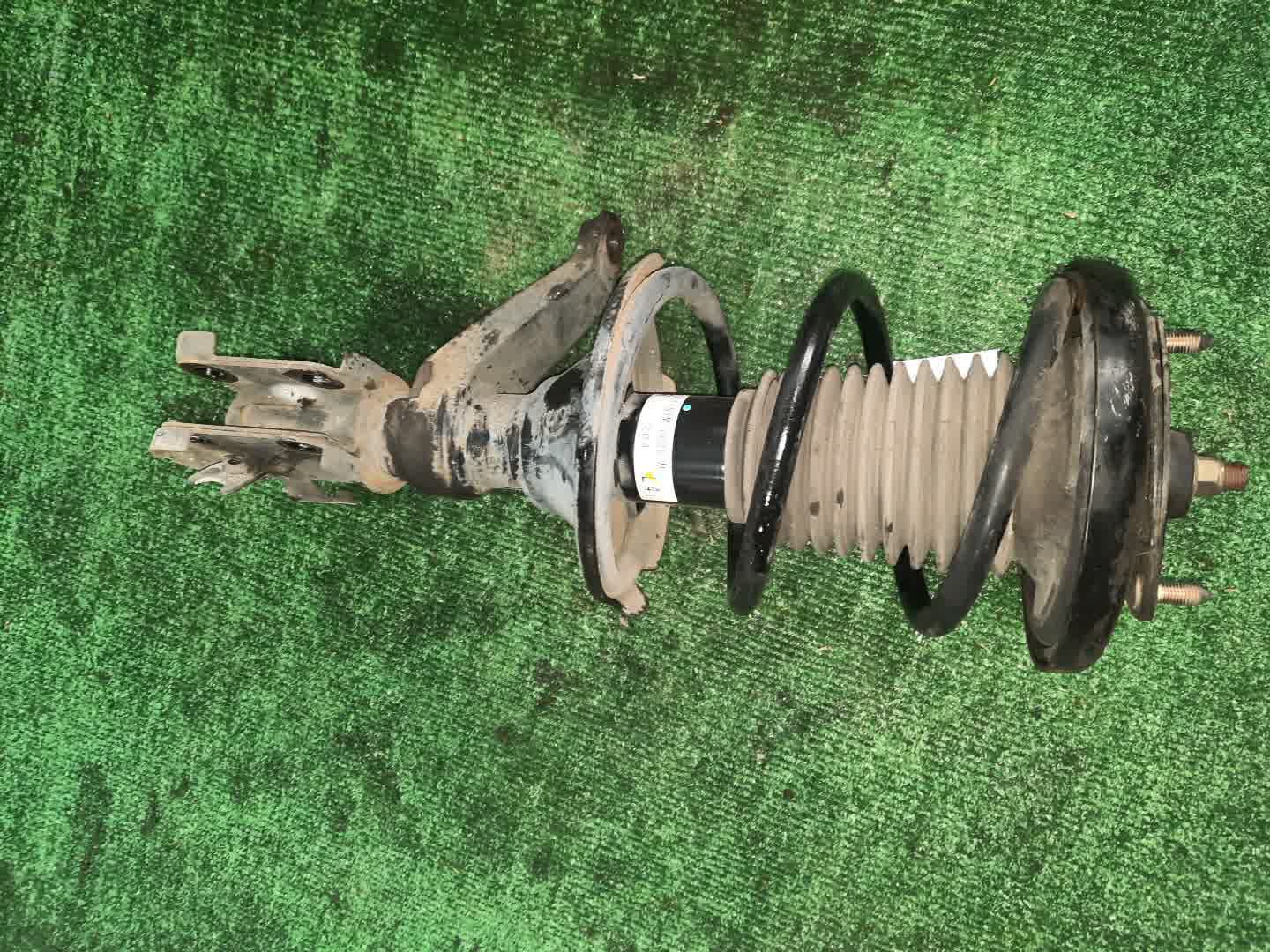 Стойка правая передняя HONDA INTEGRA DC5 K20A 1 ракурс