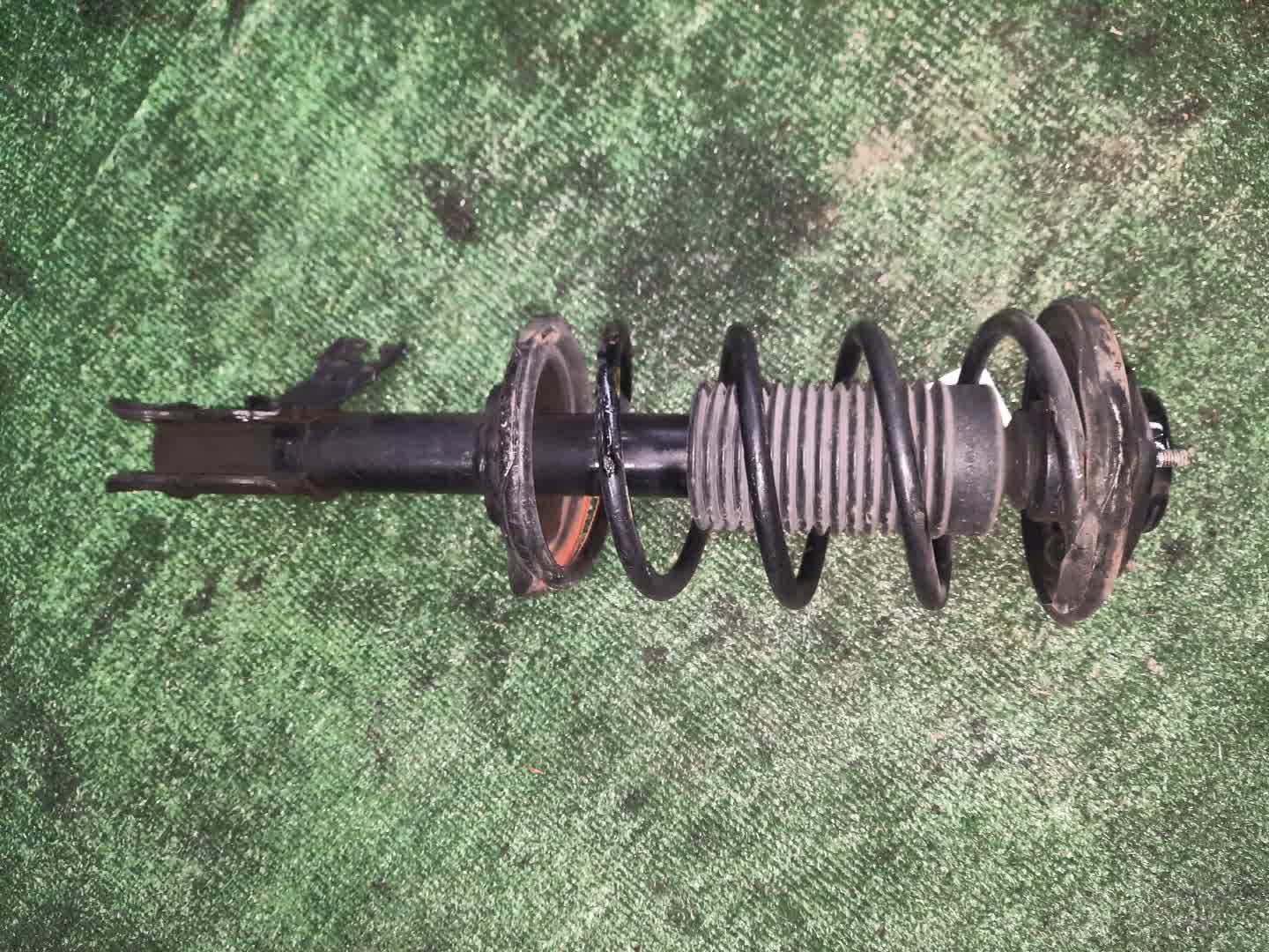 Стойка левая передняя NISSAN AD, PULSAR, SUNNY, WINGROAD, PRESEA, LUCINO Y10, N15, B14, R11 GA15DE, CD20, GA15DS, CD17, GA13DS, SR18DE, GA16DE, SR16VE, SR20DE 1 ракурс