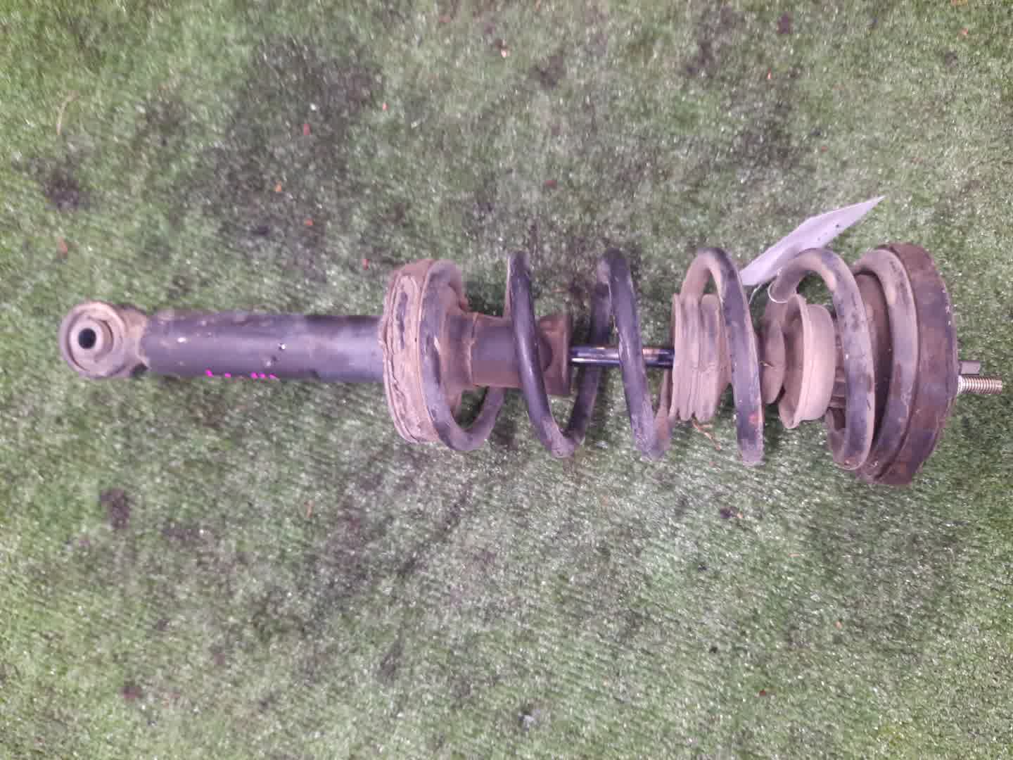 Стойка правая задняя NISSAN BLUEBIRD, PRIMERA QU14, HU14, EU14, P11, WP11, QP11, HP11, WQP11, WHP11 QG18DE, QG18DD, SR20DE, SR20VE, SR18DE 1 ракурс