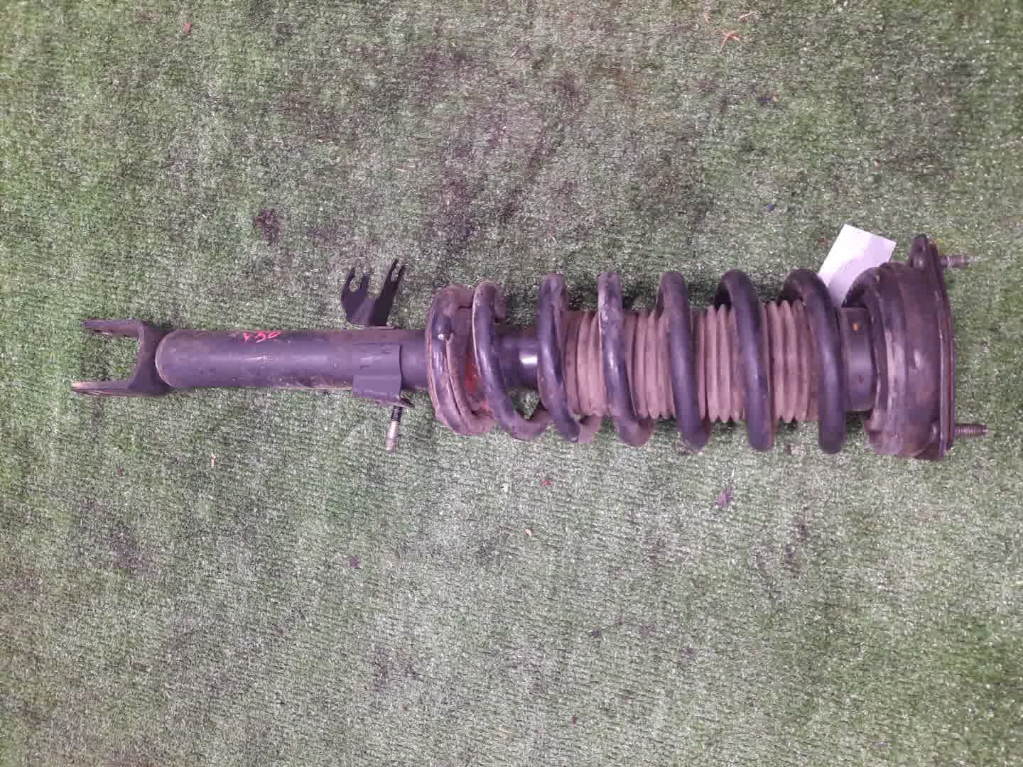 Стойка правая передняя NISSAN FUGA Y50, PY50 VQ25DE, VQ25HR, VQ35HR, VQ35DE 1 ракурс