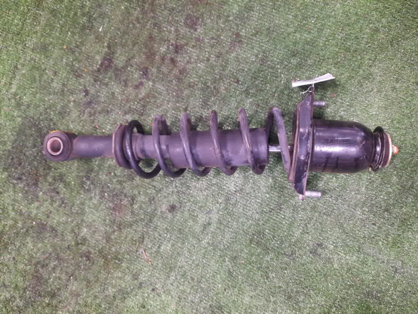 Стойка правая задняя TOYOTA COROLLA, OPA, PREMIO, PRIUS, COROLLA SPACIO, VISTA, ALLION, COROLLA FIELDER, ALLEX, COROLLA RUNX, SIENTA, WILL VS, VISTA ARDEO, COROLLA  AXIO NZE121, NZE120, NZE141, ZZE122, CE121, ZZE123, ACT10, ZCT10, ZZT240, NZT240, AZT