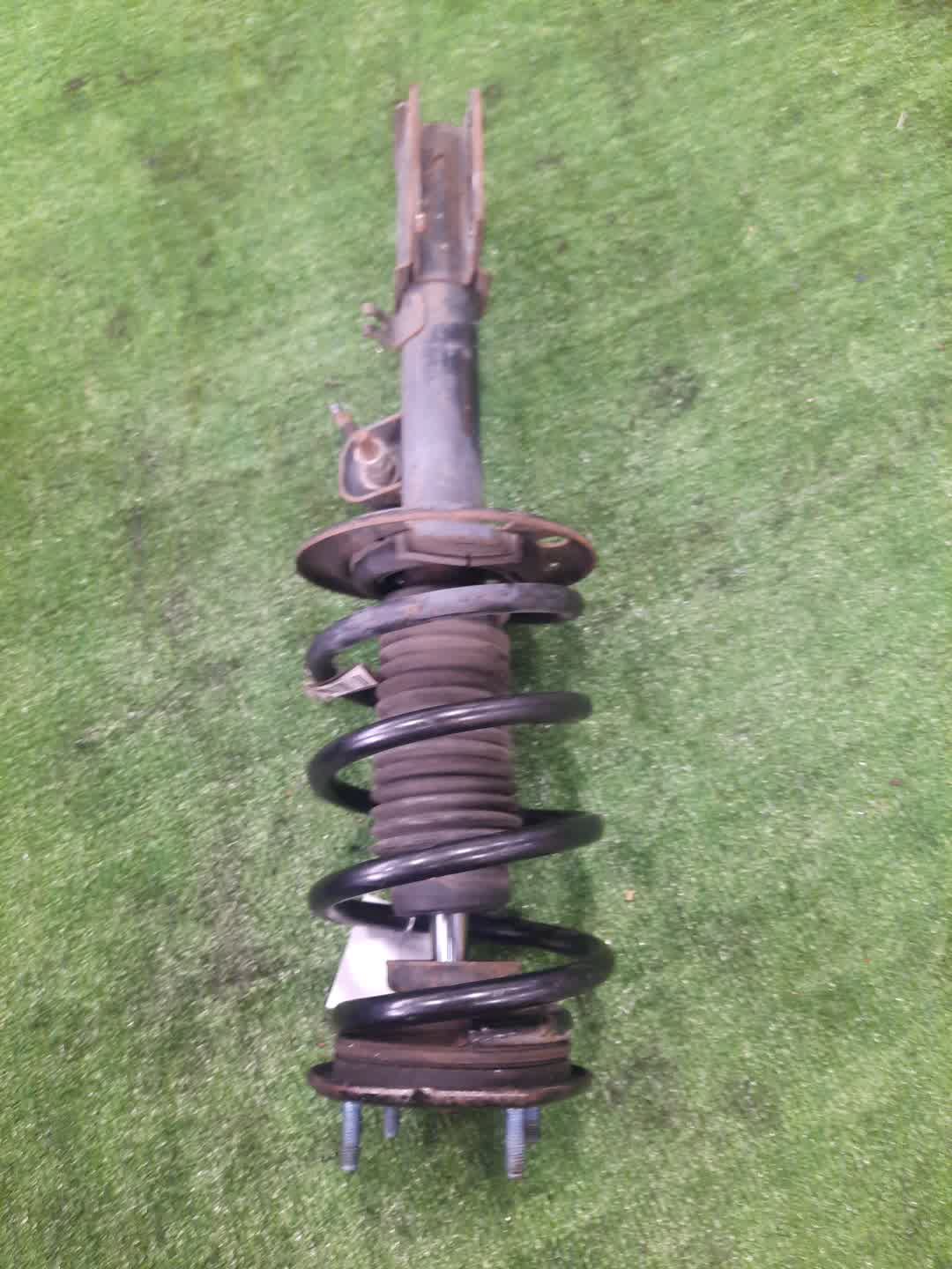 Стойка левая передняя FORD EXPLORER U502 T35PDED 1 ракурс Стойка левая передняя FORD EXPLORER U502 T35PDED 1 ракурс
