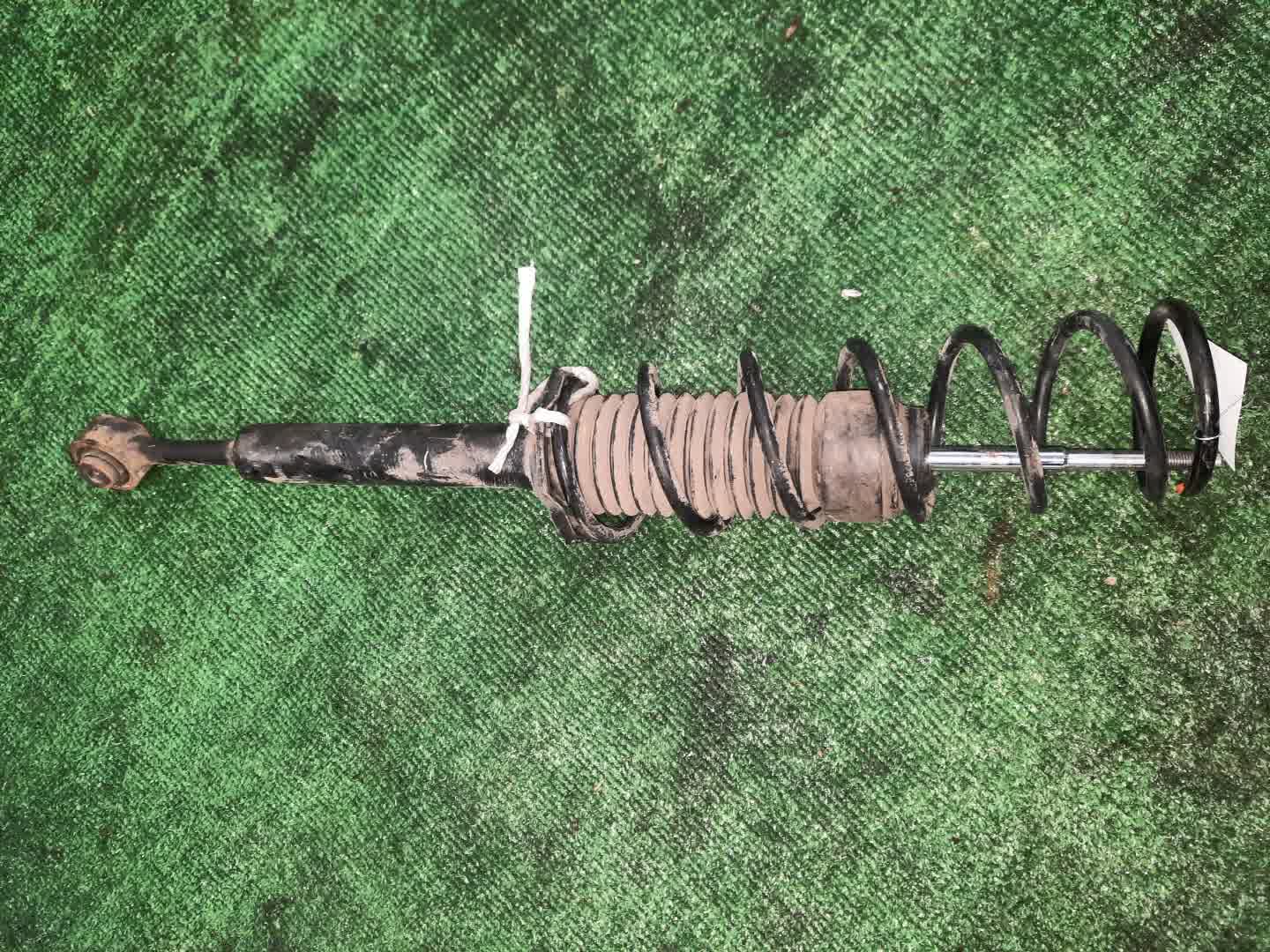 Стойка правая задняя MAZDA DEMIO DW3W, DW5W B3E, B3ME, B3, B5E, B5ME, B5 1 ракурс