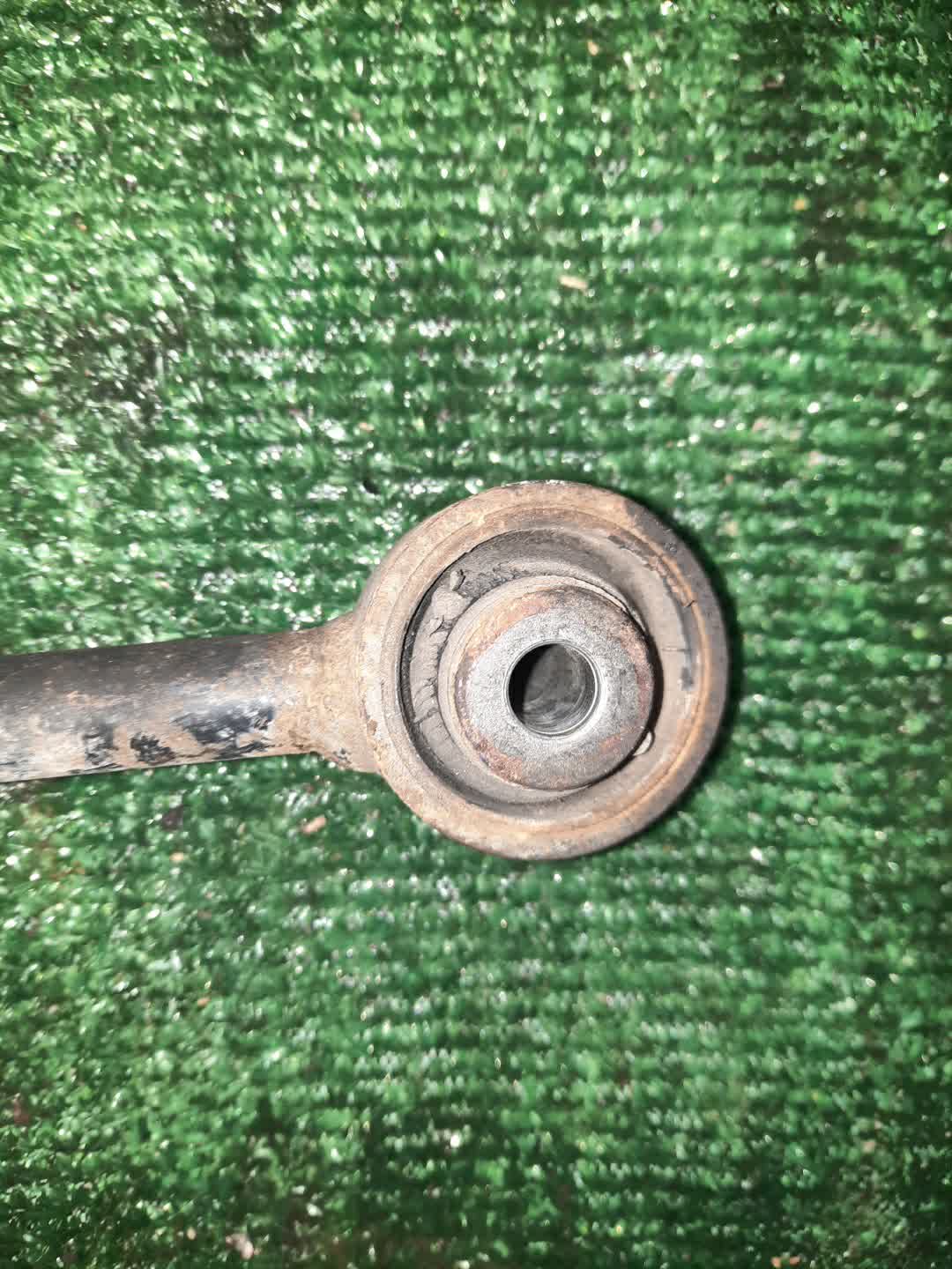Стойка левая задняя MAZDA DEMIO DW3W, DW5W B3E, B3ME, B3, B5E, B5ME, B5 2 ракурс