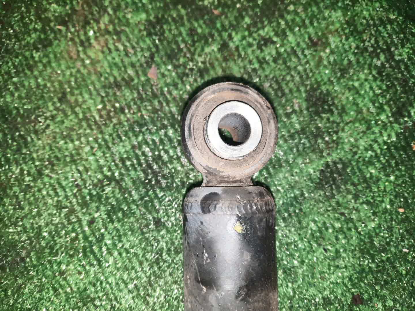 Стойка левая задняя SUBARU LEGACY BEE, BES, BE5, BH5, BL5, BP9, BP5, BPE, BHC, BE9, BLE, BL9 EZ30DE, EJ20TT, EJ20DE, EJ20E, EJ25E, EJ20T, EJ25DE, EJ25T 3 ракурс