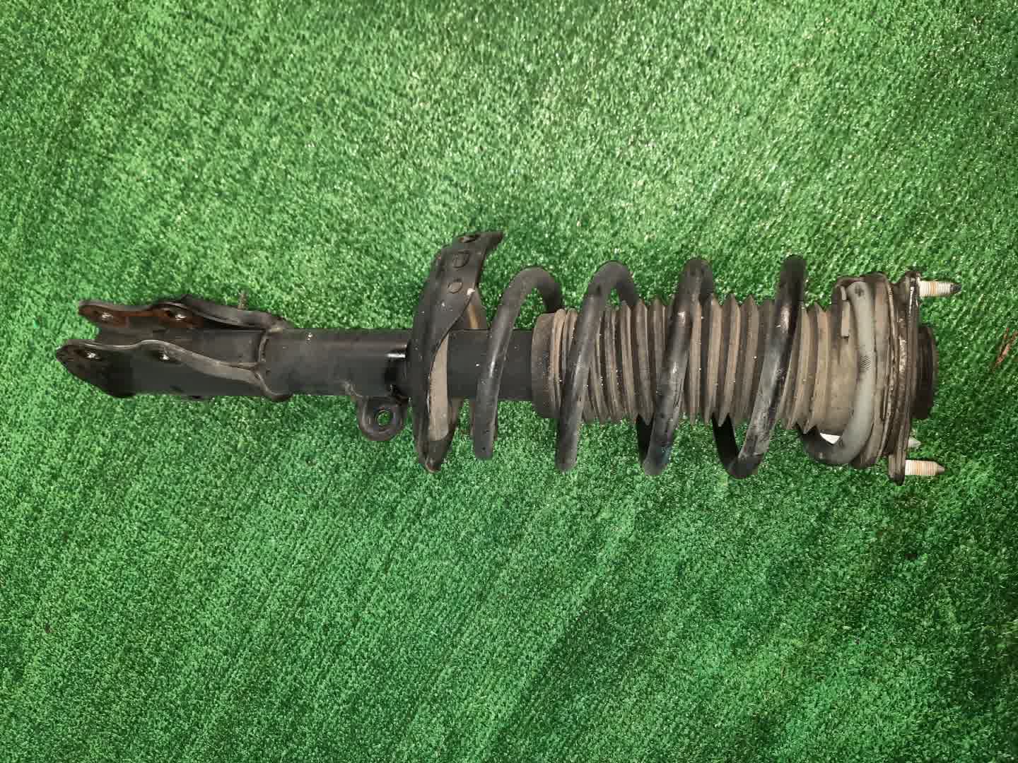 Стойка правая передняя HONDA ODYSSEY RC1 K24W 1 ракурс
