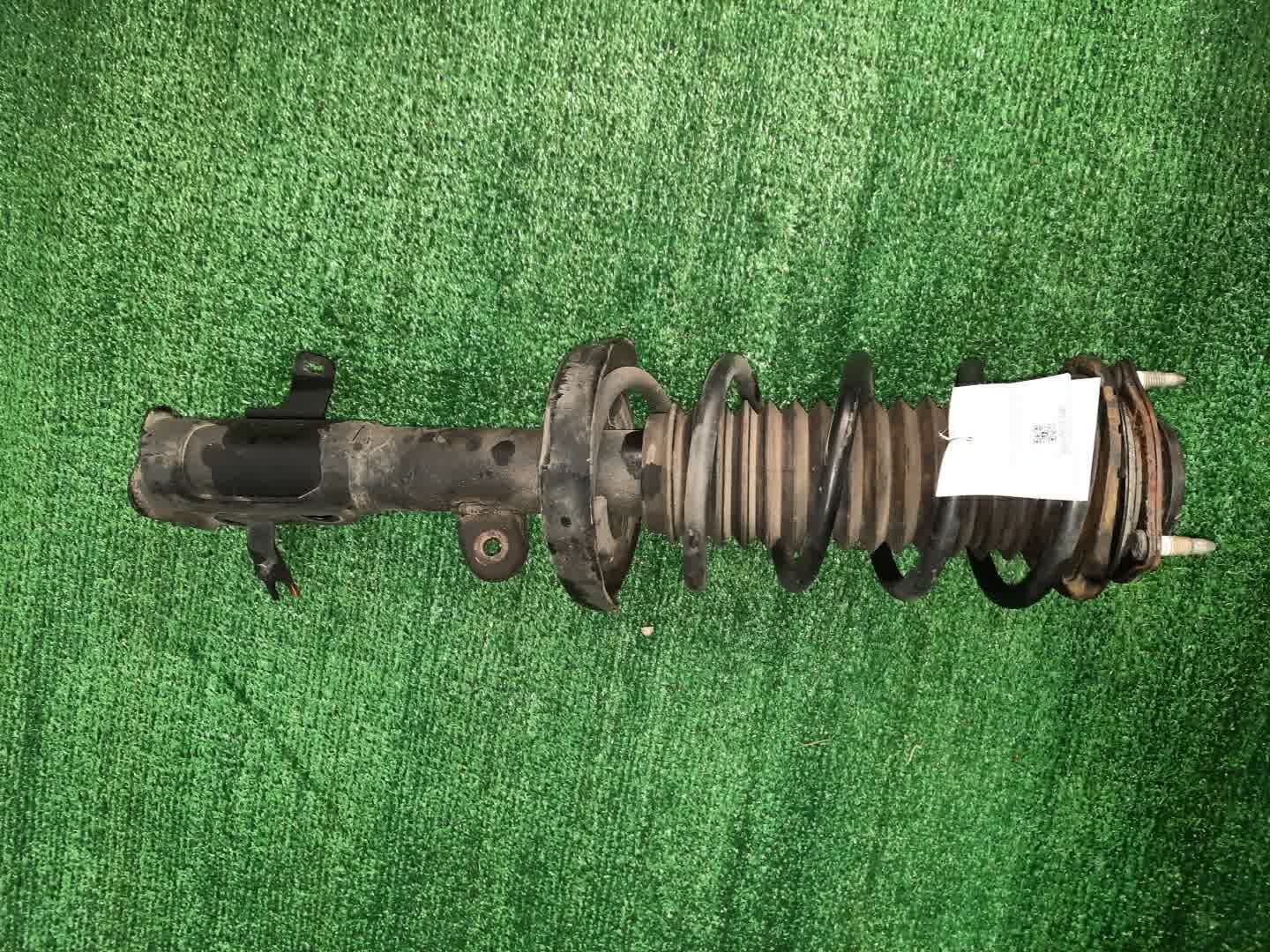 Стойка правая передняя HONDA JADE FR4 LEB 1 ракурс