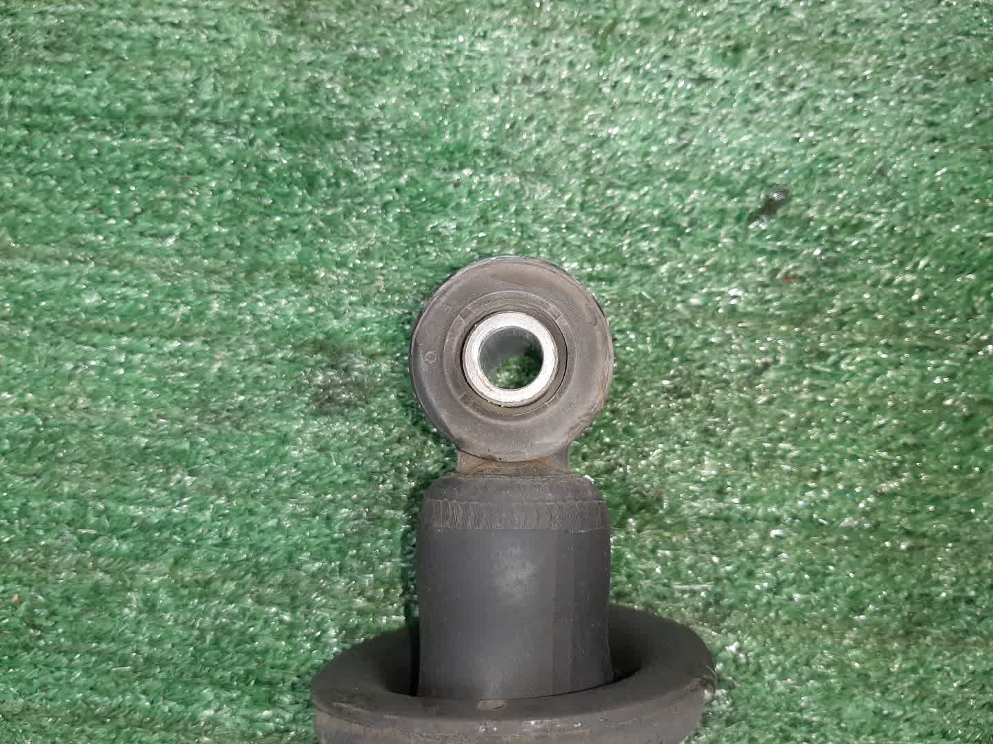 Стойка правая задняя TOYOTA BREVIS, CROWN, PROGRES, ALTEZZA, VEROSSA, MARK II JCG10, JCG11, JCG15, GS171, JZS175, JZS171, JZS173, JZS179, JKS175, GXE10, SXE10, JCE10, GXE15, JCE15, GX110, JZX110, GX115, JZX115 1JZ-FSE, 2JZ-FSE, 1G-FE, 1JZ-GE, 2JZ-GE,
