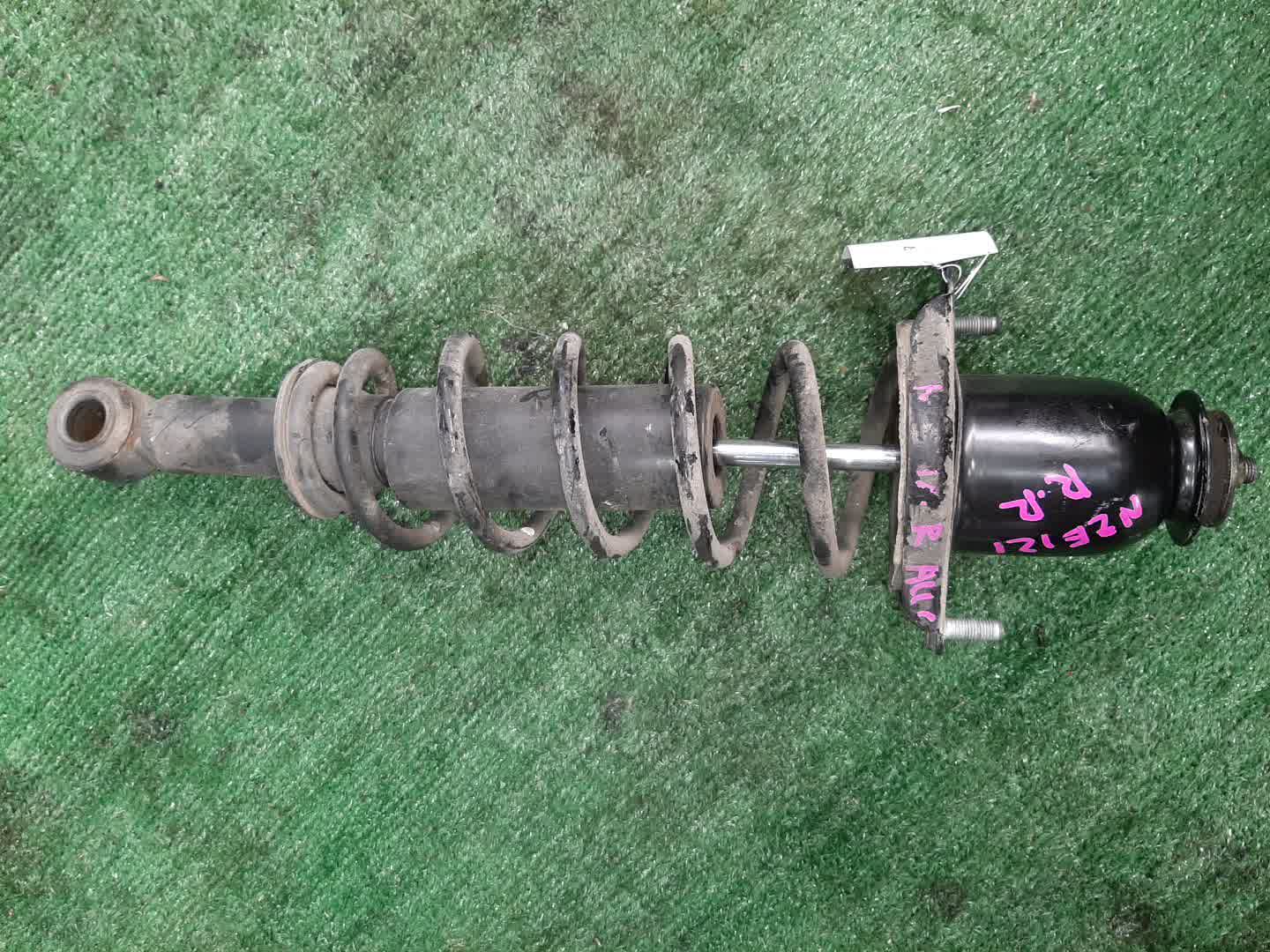 Стойка правая задняя TOYOTA COROLLA, OPA, PREMIO, COROLLA SPACIO, VISTA, ALLION, COROLLA FIELDER, ALLEX, COROLLA RUNX, SIENTA, WILL VS, VISTA ARDEO, COROLLA  AXIO NZE121, NZE120, NZE141, ZZE122, CE121, ZZE123, ACT10, ZCT10, ZZT240, NZT240, AZT240, NZ