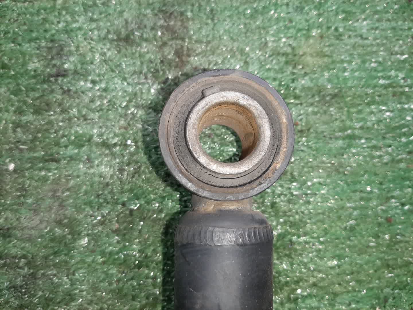 Стойка правая задняя TOYOTA COROLLA, OPA, PREMIO, COROLLA SPACIO, VISTA, ALLION, COROLLA FIELDER, ALLEX, COROLLA RUNX, SIENTA, WILL VS, VISTA ARDEO, COROLLA  AXIO NZE121, NZE120, NZE141, ZZE122, CE121, ZZE123, ACT10, ZCT10, ZZT240, NZT240, AZT240, NZ