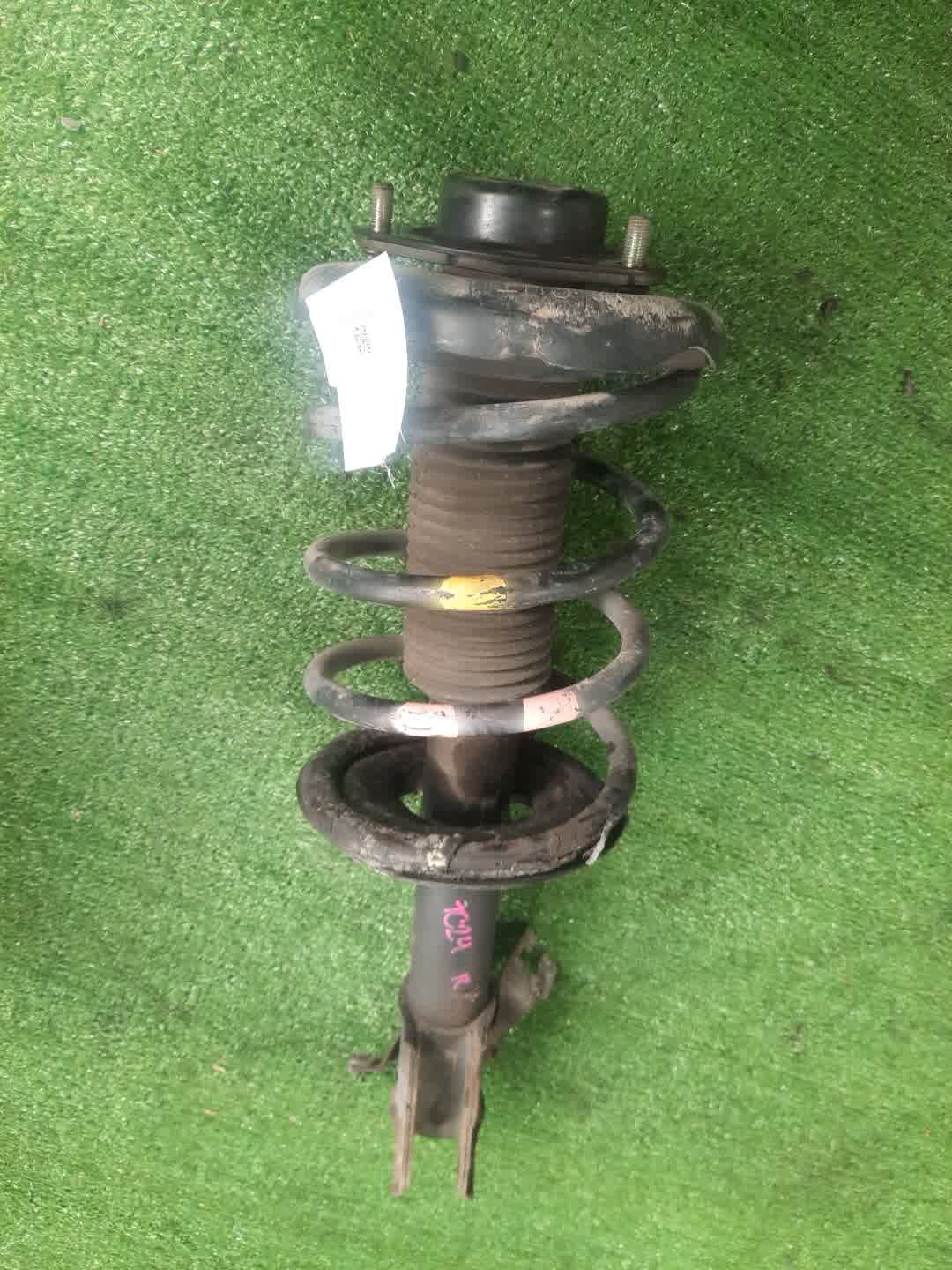 Стойка правая передняя NISSAN SERENA C24 QR20DE 1 ракурс Стойка правая передняя NISSAN SERENA C24 QR20DE 1 ракурс