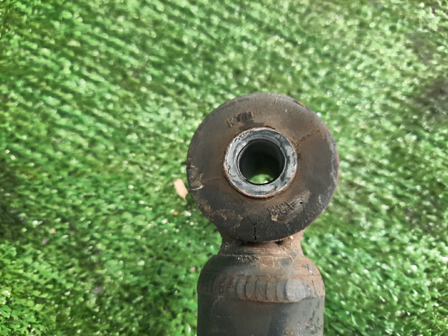 Стойка правая задняя MITSUBISHI GALANT, GALANT FORTIS CX6A, CX4A, CX3A, CY4A, CY3A, CY6A 4J10, 4B11, 4B10 3 ракурс