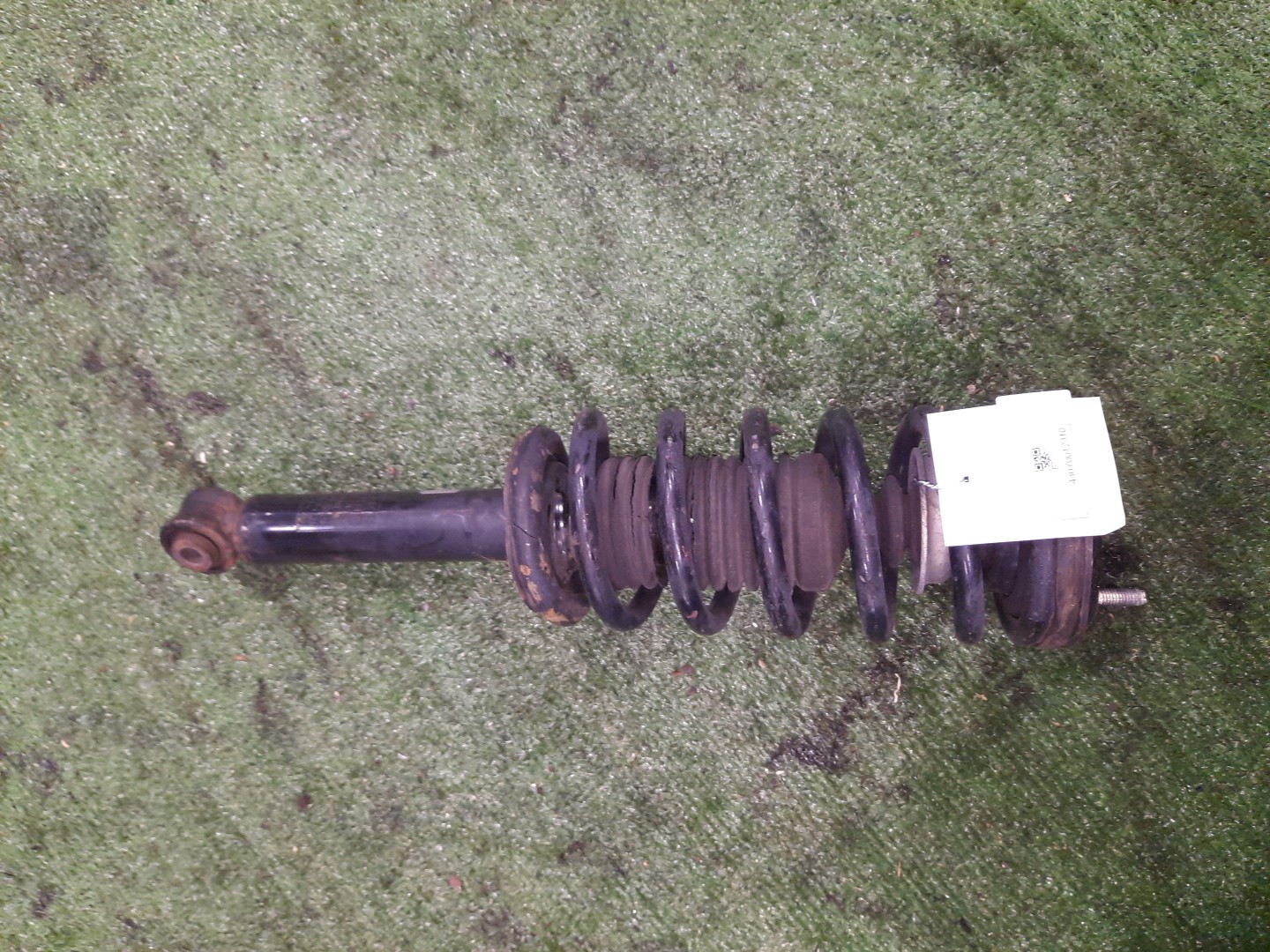 Стойка левая задняя NISSAN BLUEBIRD, PRIMERA QU14, HU14, EU14, P11, WP11, QP11, HP11, WQP11, WHP11 QG18DE, QG18DD, SR20DE, SR20VE, SR18DE 1 ракурс
