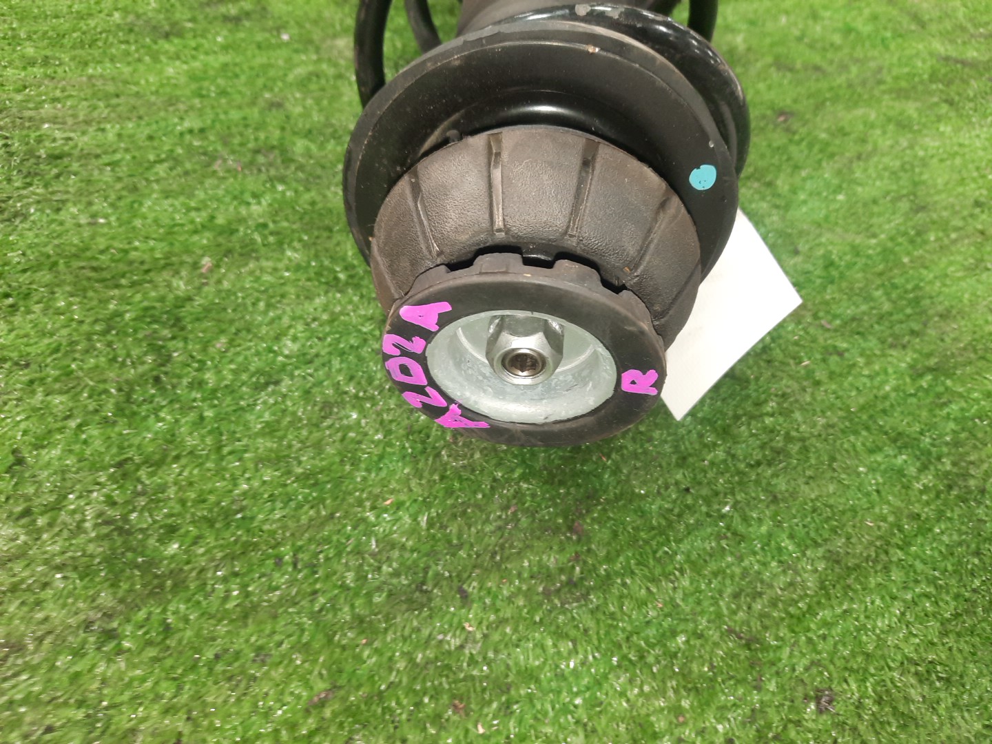 Стойка правая передняя TOYOTA RAIZE, ROCKY A200A, A201A, A202A, A200S, A202S, A201S 1KR-VET, WA-VE, WA-VEX 2 ракурс