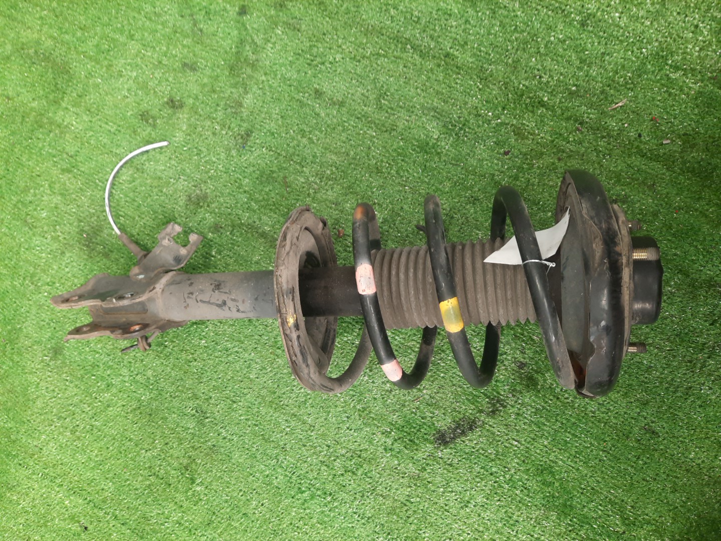 Стойка левая передняя NISSAN SERENA TNC24, TC24, RC24, PC24, PNC24, VC24, VNC24 QR20DE, QR25DE, SR20DE, YD25DDTI 1 ракурс