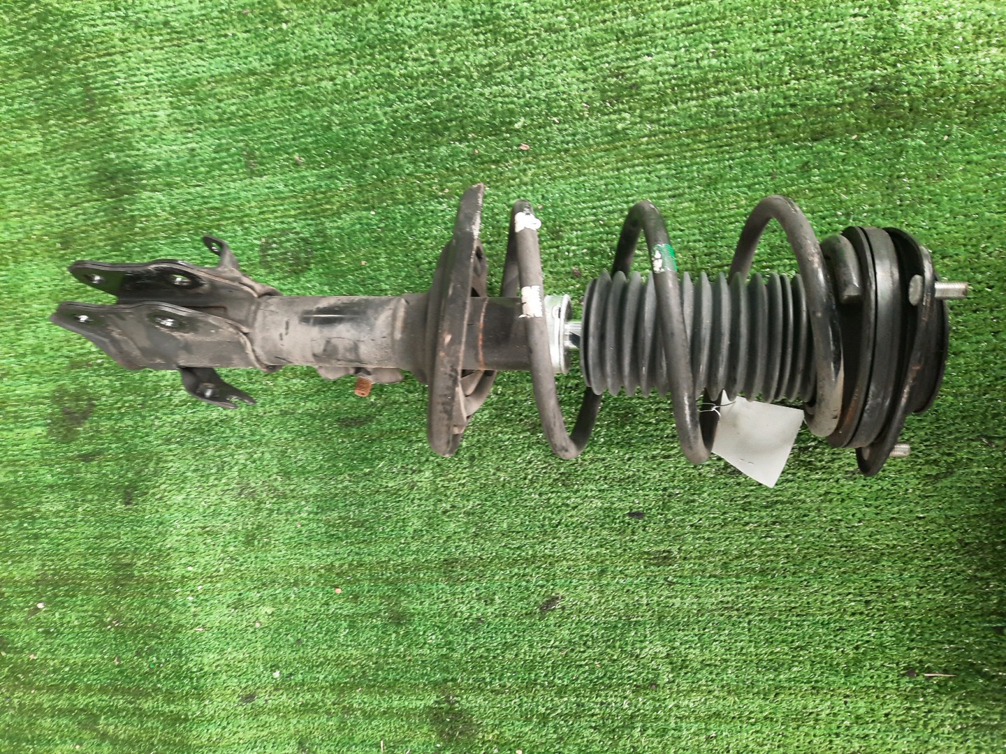 Стойка левая передняя SUBARU IMPREZA GK6, GK7, GK3, GK2, GT3, GT2, GT6, GT7 FB20 1 ракурс Стойка левая передняя SUBARU IMPREZA GK6, GK7, GK3, GK2, GT3, GT2, GT6, GT7 FB20 1 ракурс