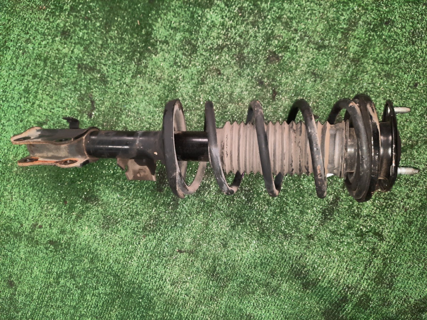 Стойка левая передняя SUZUKI ESCUDO, GRAND VITARA TA74W, TDB4W, TD94W, TD54W, TDA4W M16A, J24B, H27A, J20A 1 ракурс Стойка левая передняя SUZUKI ESCUDO, GRAND VITARA TA74W, TDB4W, TD94W, TD54W, TDA4W M16A, J24B, H27A, J20A 1 ракурс